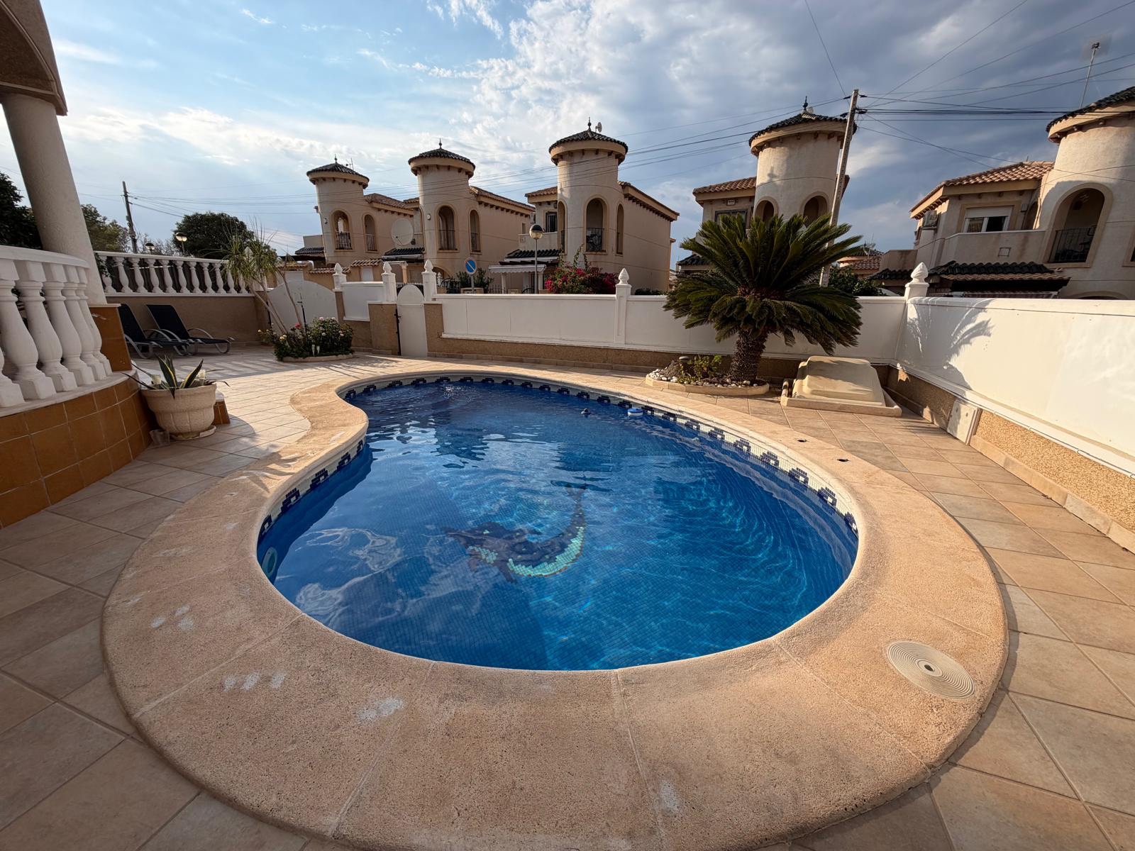 For sale - 3 Bedroom 2 Bathroom Villa in Orihuela Costa - Costa Blanca  - Alicante