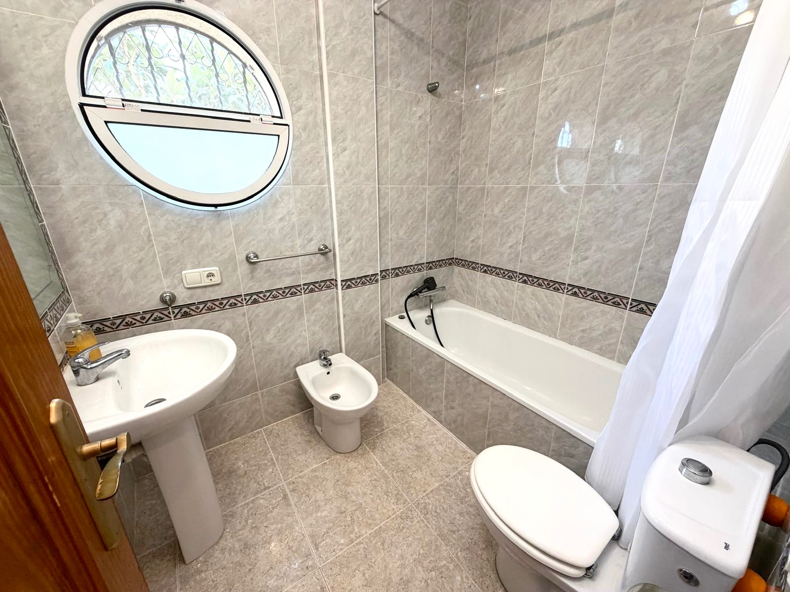 For sale - 3 Bedroom 2 Bathroom Villa in Orihuela Costa - Costa Blanca  - Alicante