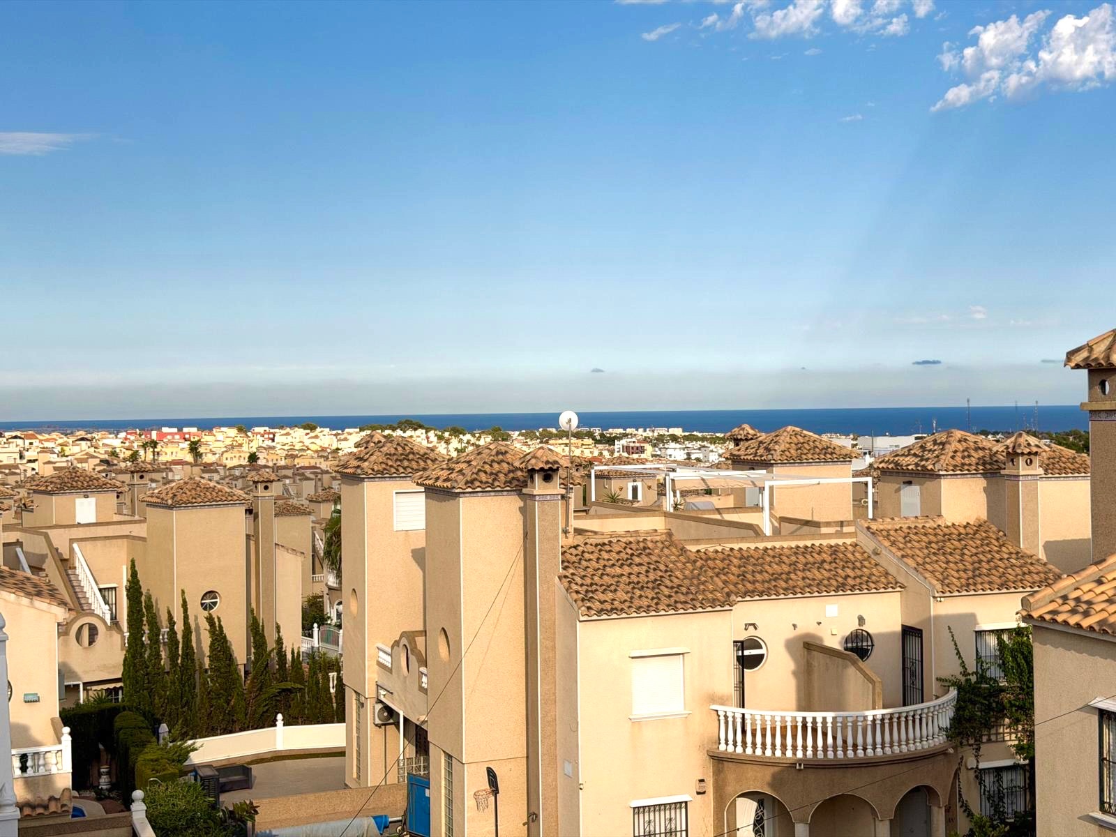 For sale - 3 Bedroom 2 Bathroom Villa in Orihuela Costa - Costa Blanca  - Alicante