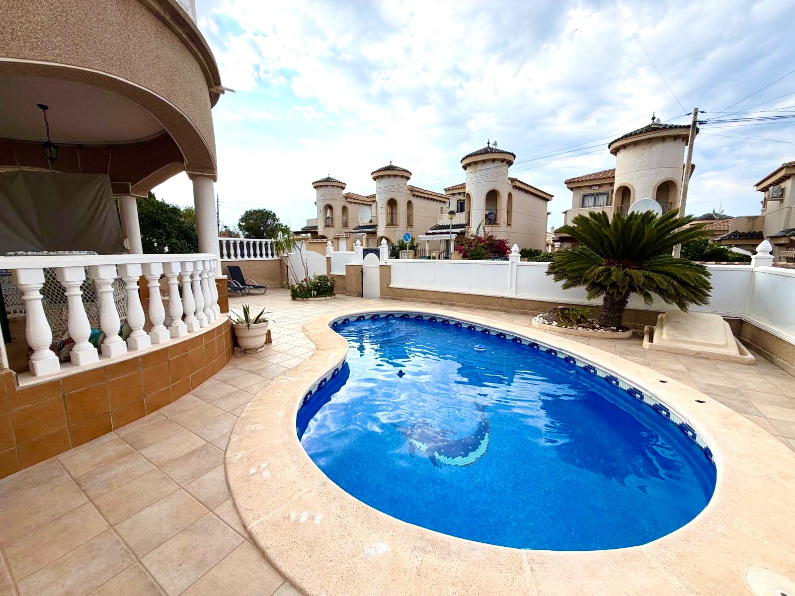 For sale - 3 Bedroom 2 Bathroom Villa in Orihuela Costa - Costa Blanca  - Alicante