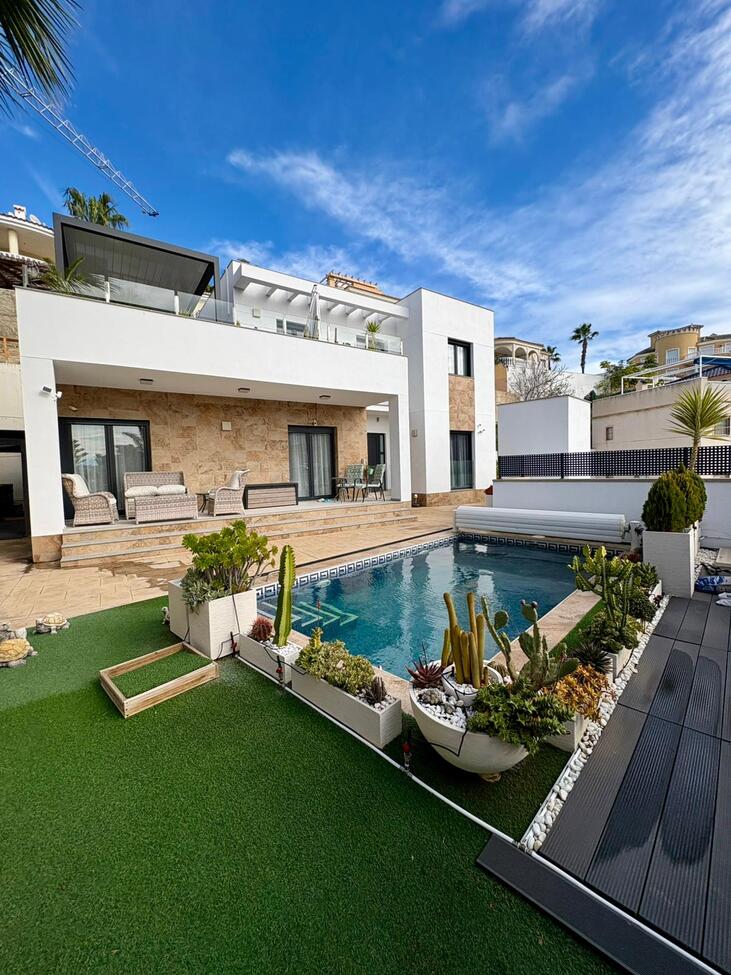 For sale - 3 Bedroom 3 Bathroom Villa in Rojales - Costa Blanca  - Alicante