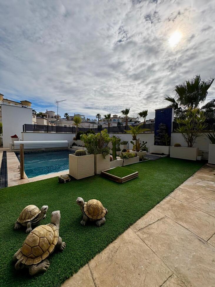 For sale - 3 Bedroom 3 Bathroom Villa in Rojales - Costa Blanca  - Alicante