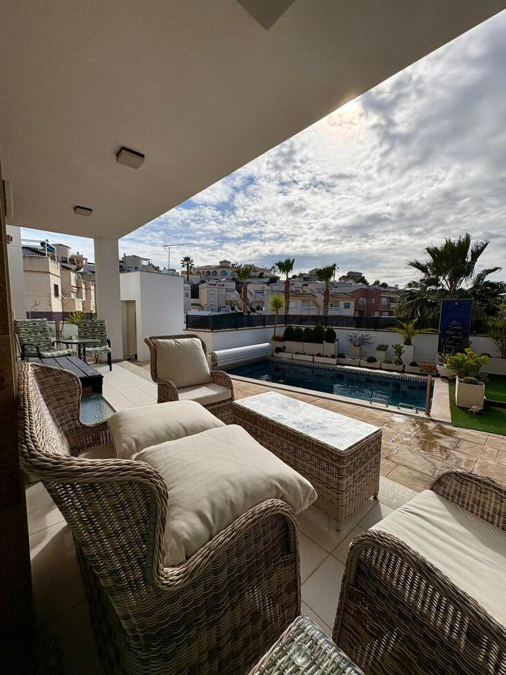 For sale - 3 Bedroom 3 Bathroom Villa in Rojales - Costa Blanca  - Alicante