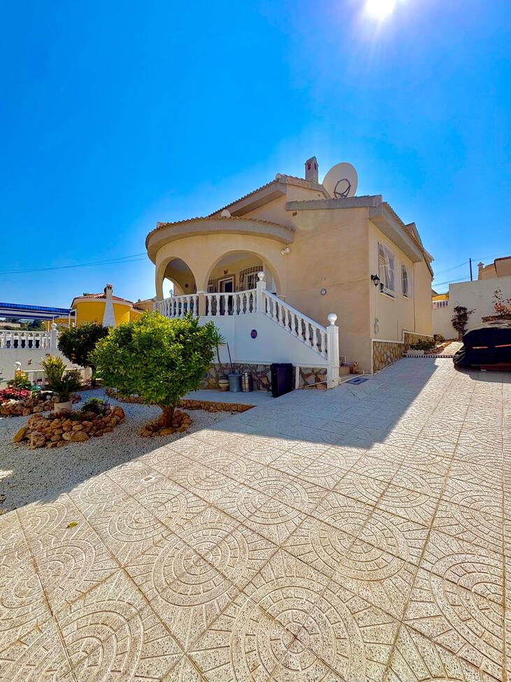 For sale - 3 Bedroom 2 Bathroom Villa in Rojales - Costa Blanca  - Alicante
