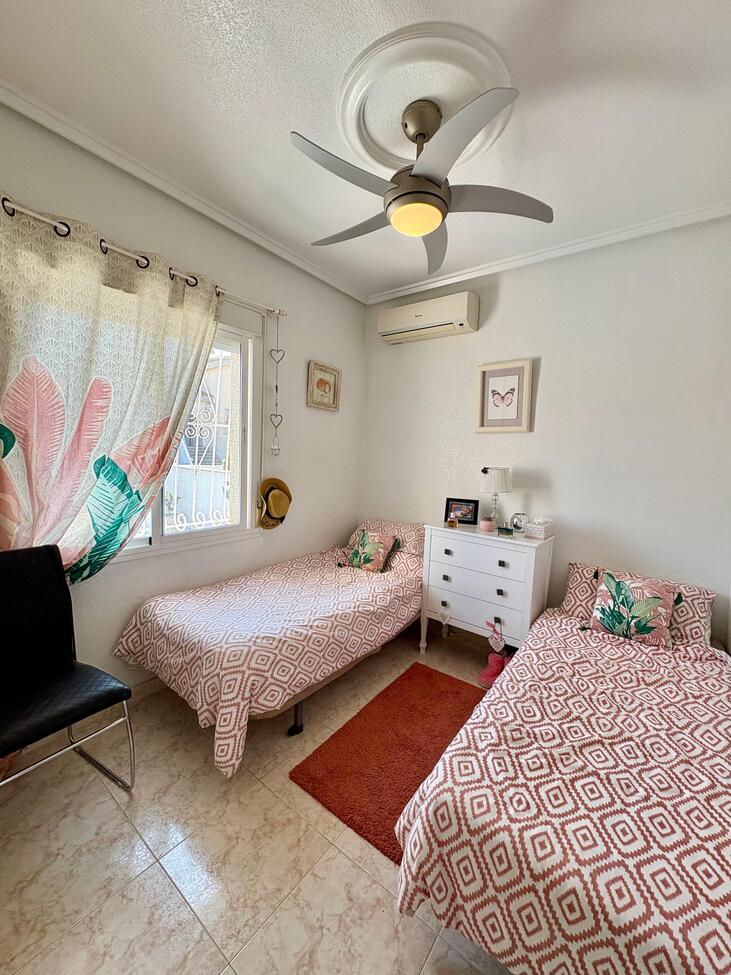 For sale - 3 Bedroom 2 Bathroom Villa in Rojales - Costa Blanca  - Alicante