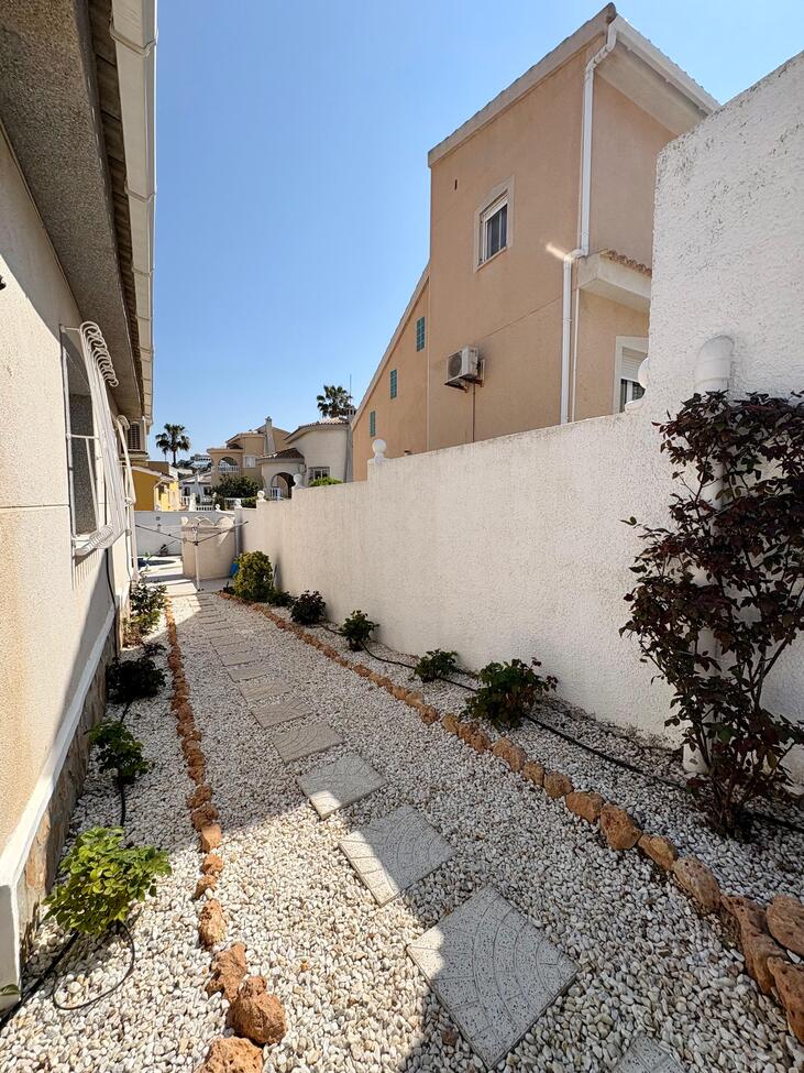 For sale - 3 Bedroom 2 Bathroom Villa in Rojales - Costa Blanca  - Alicante