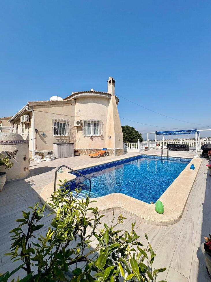 For sale - 3 Bedroom 2 Bathroom Villa in Rojales - Costa Blanca  - Alicante