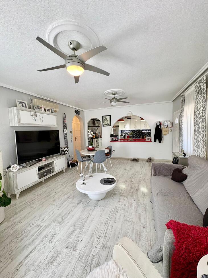 For sale - 3 Bedroom 2 Bathroom Villa in Rojales - Costa Blanca  - Alicante