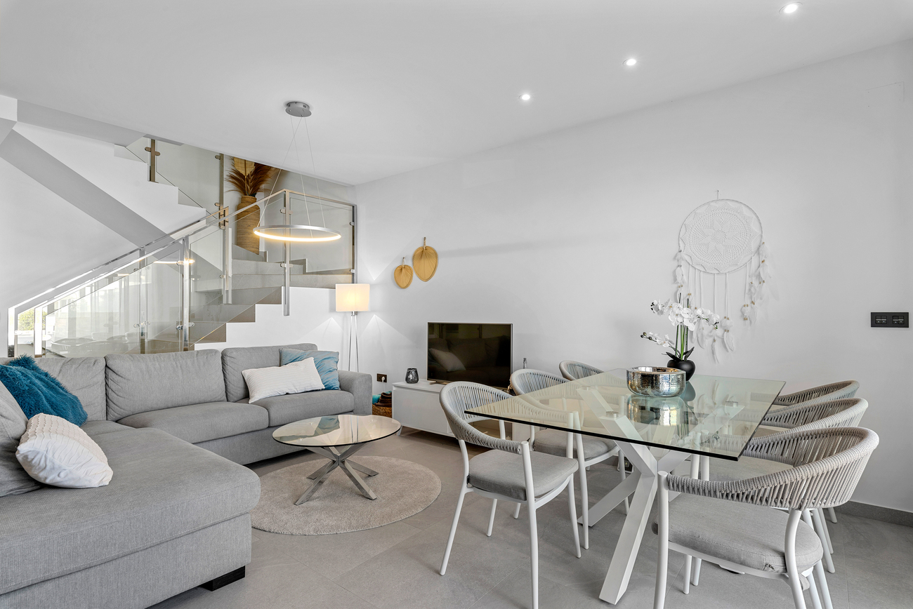 For sale - 4 Bedroom 2 Bathroom Semi Detached in Rojales - Town  - Alicante
