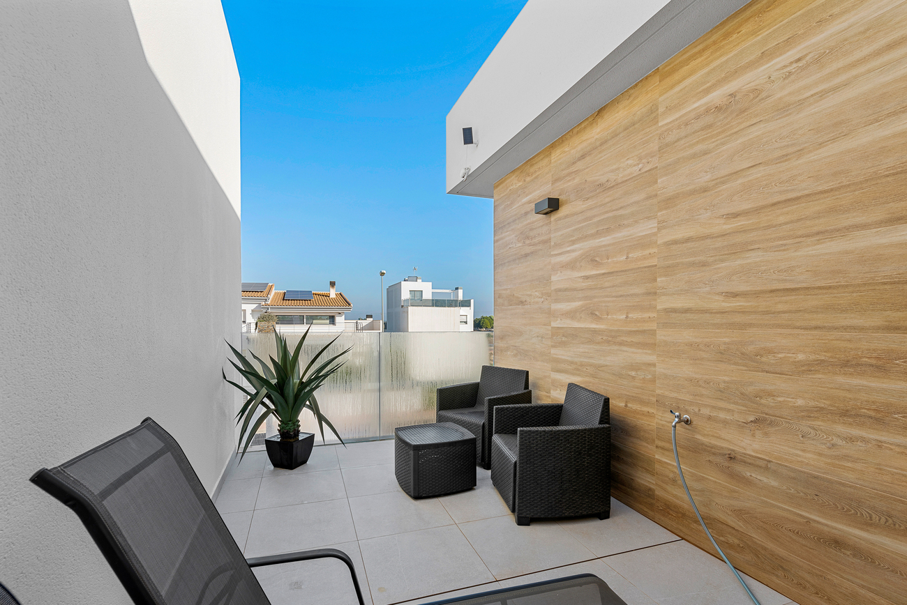For sale - 4 Bedroom 2 Bathroom Semi Detached in Rojales - Town  - Alicante