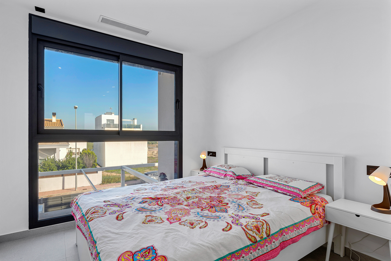 For sale - 4 Bedroom 2 Bathroom Semi Detached in Rojales - Town  - Alicante