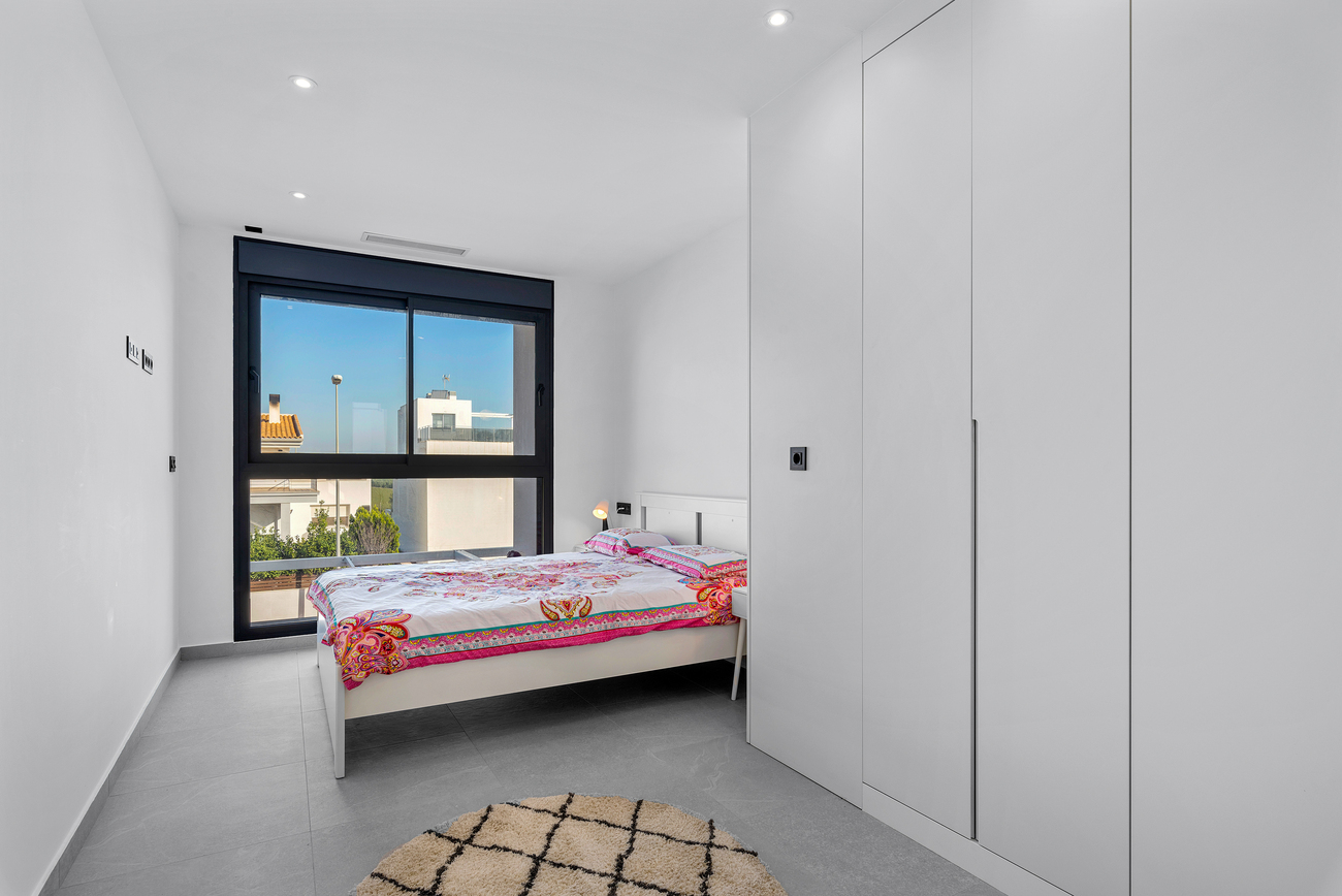 For sale - 4 Bedroom 2 Bathroom Semi Detached in Rojales - Town  - Alicante