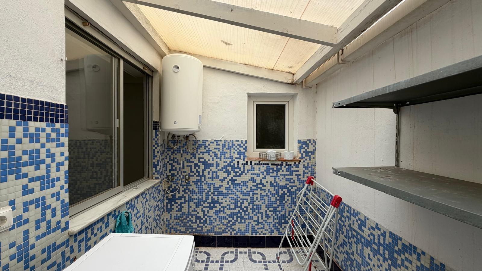 For sale - 3 Bedroom 1 Bathroom Apartment in Torrevieja - Centro  - Alicante