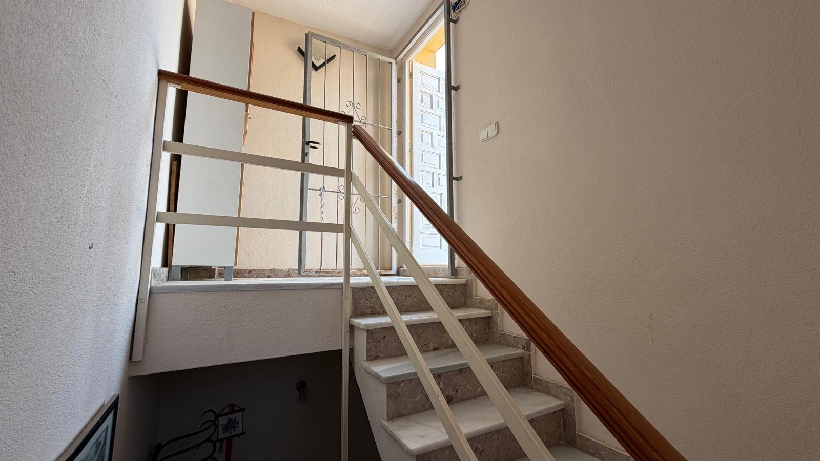 For sale - 3 Bedroom 1 Bathroom Apartment in Torrevieja - Centro  - Alicante