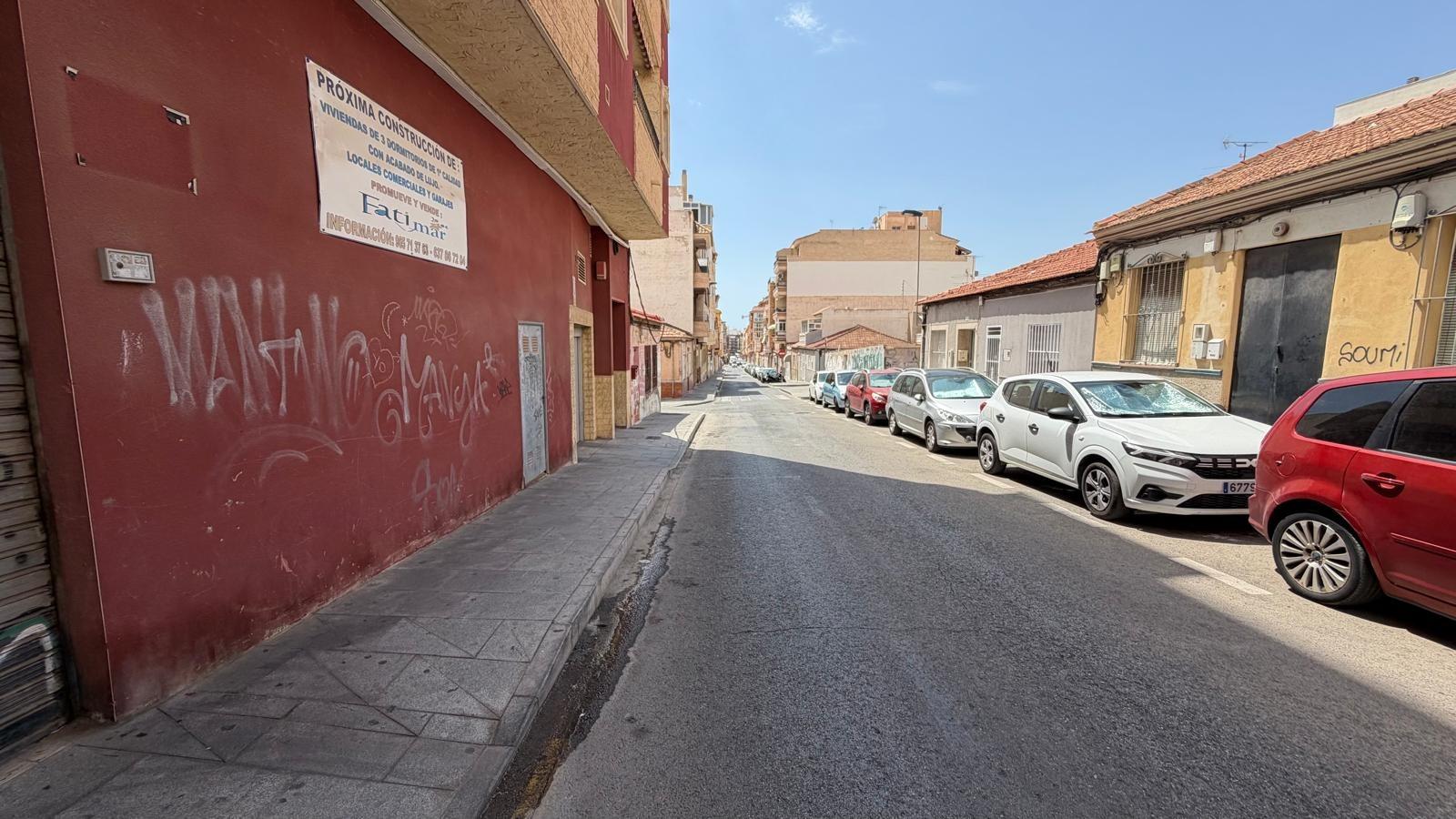 For sale - 3 Bedroom 1 Bathroom Apartment in Torrevieja - Centro  - Alicante