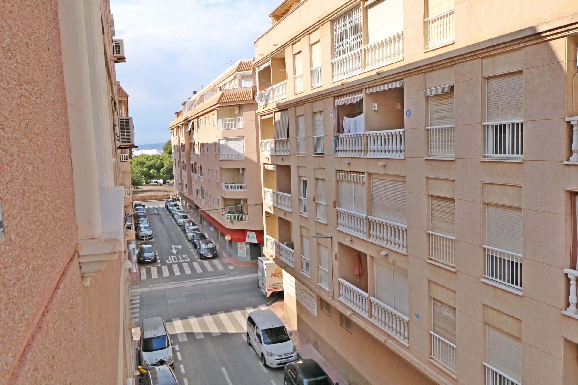 For sale - 2 Bedroom 1 Bathroom Apartment in Torrevieja - Acequion  - Alicante