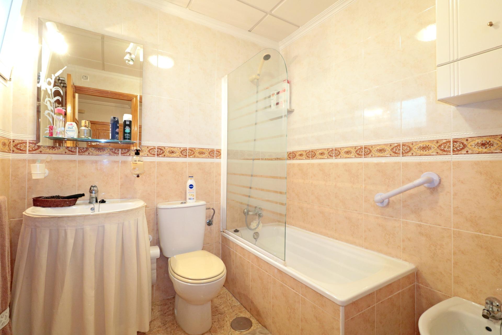 For sale - 2 Bedroom 1 Bathroom Apartment in Torrevieja - Acequion  - Alicante