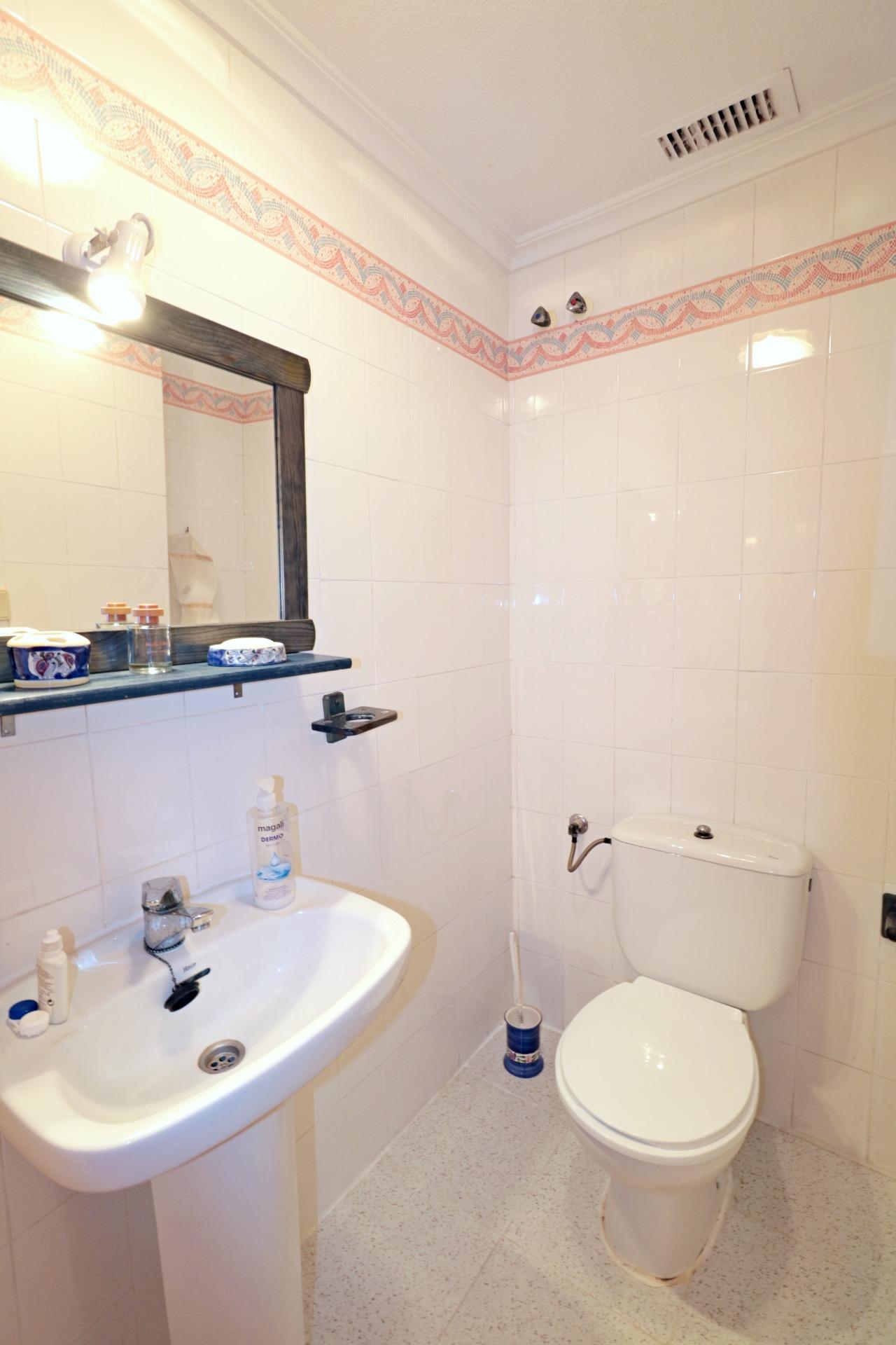For sale - 3 Bedroom 1 Bathroom Apartment in Torrevieja - Acequion  - Alicante