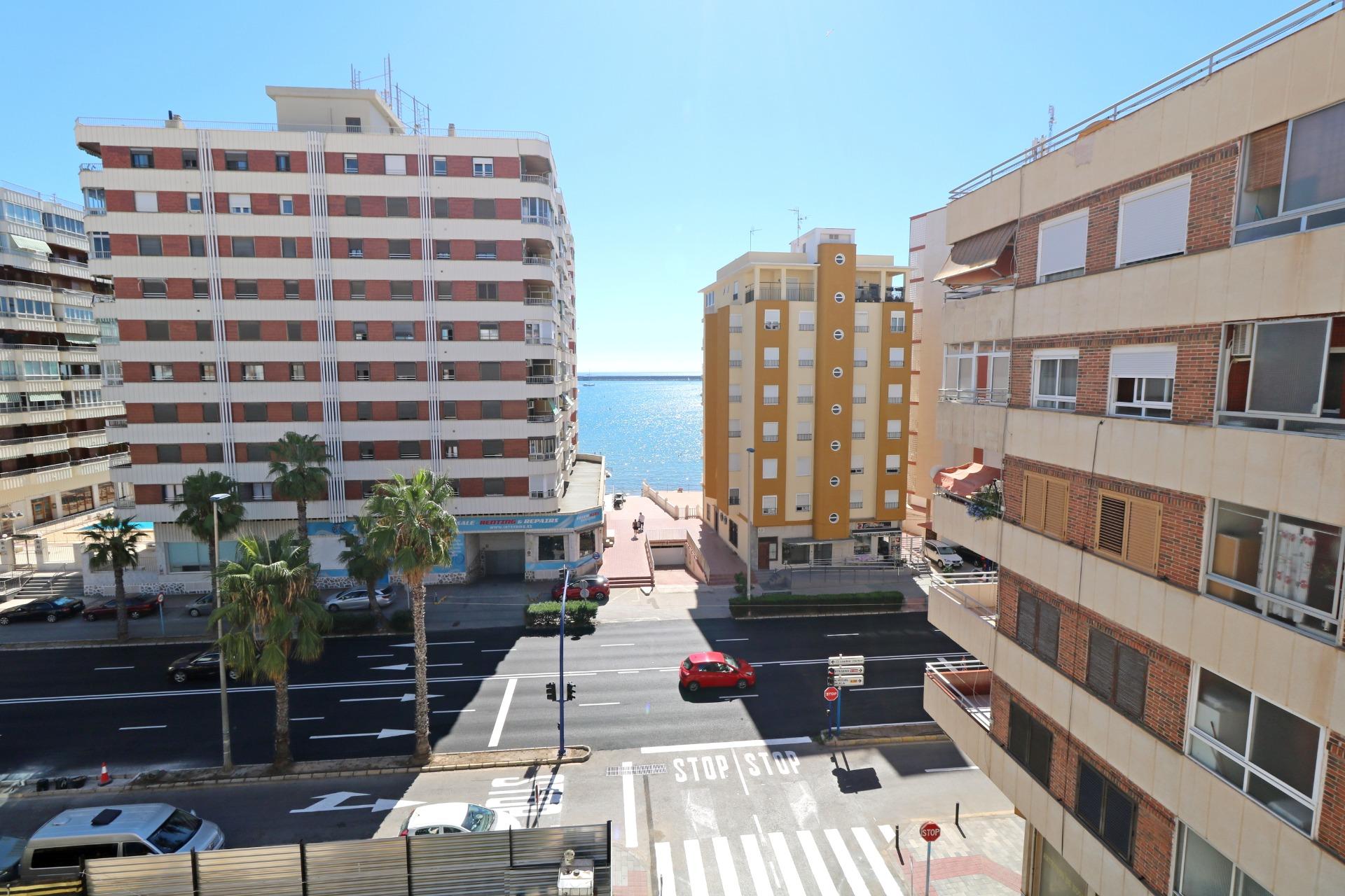 For sale - 3 Bedroom 1 Bathroom Apartment in Torrevieja - Acequion  - Alicante