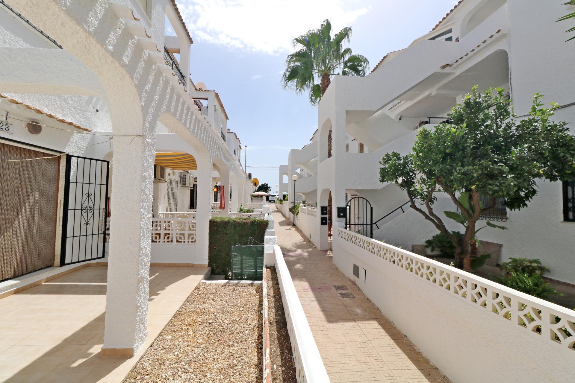 For sale - 3 Bedroom 1 Bathroom Bungalow in Torrevieja - El Acequión - Los Náufragos  - Alicante