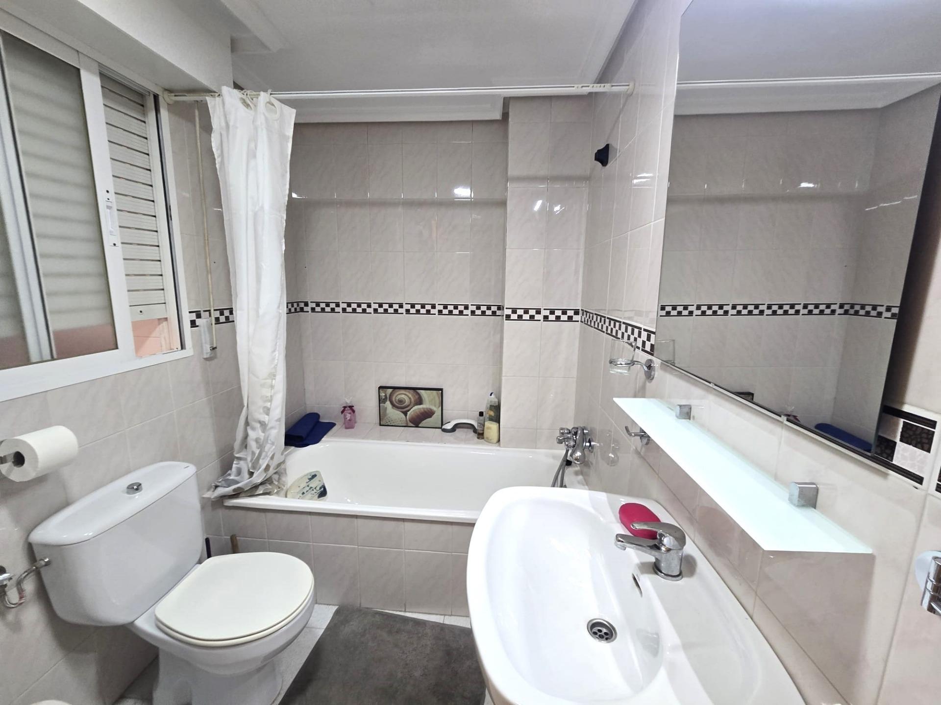 For sale - 2 Bedroom 1 Bathroom Apartment in Torrevieja - La Mata Pueblo  - Alicante