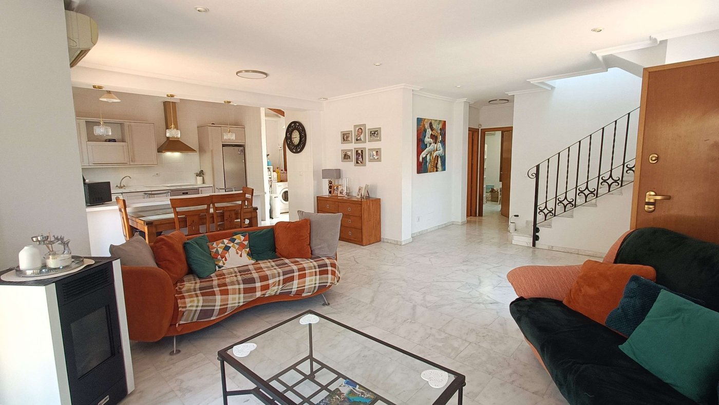 For sale - 3 Bedroom 2 Bathroom Semi Detached in Algorfa - Inland  - Alicante