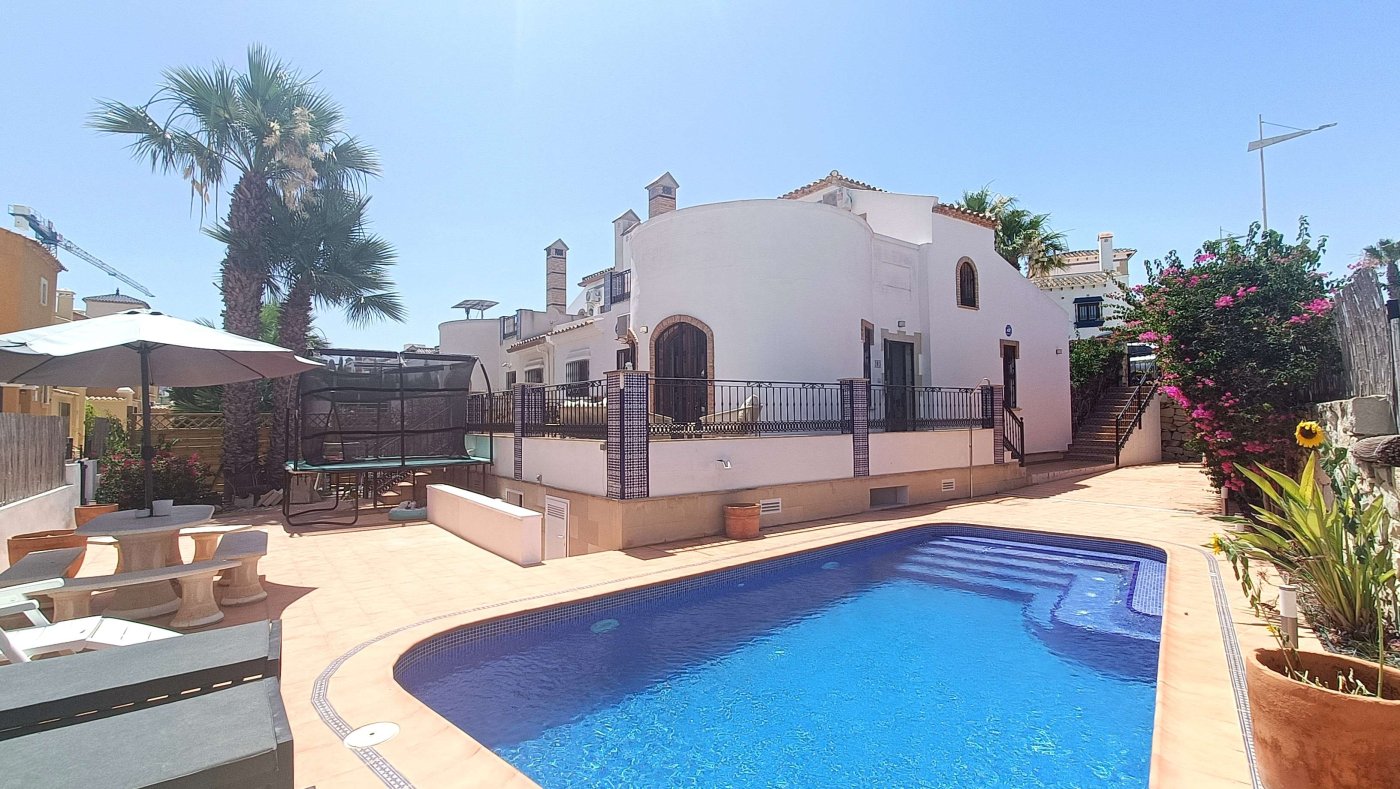 For sale - 3 Bedroom 2 Bathroom Semi Detached in Algorfa - Inland  - Alicante
