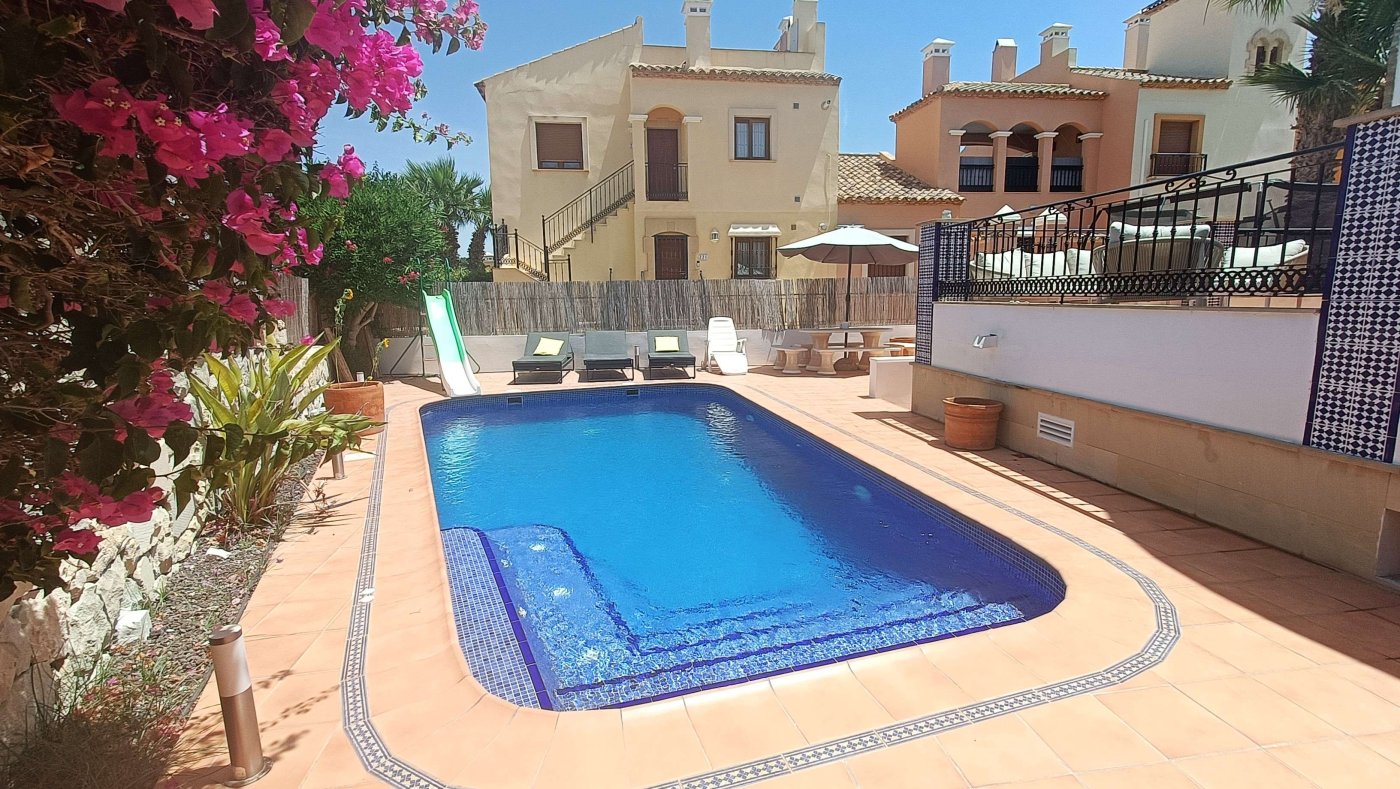 For sale - 3 Bedroom 2 Bathroom Semi Detached in Algorfa - Inland  - Alicante