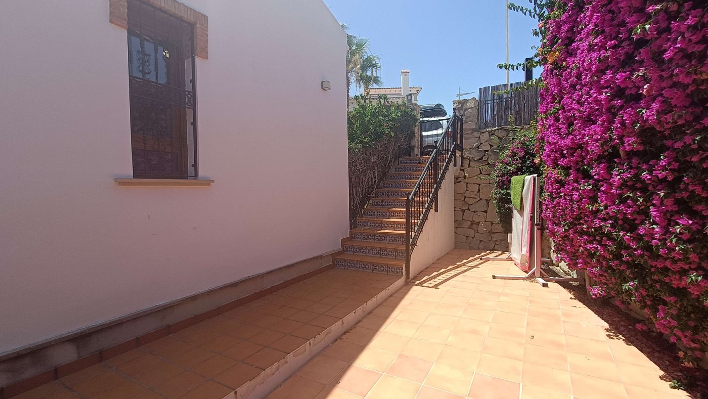 For sale - 3 Bedroom 2 Bathroom Semi Detached in Algorfa - Inland  - Alicante