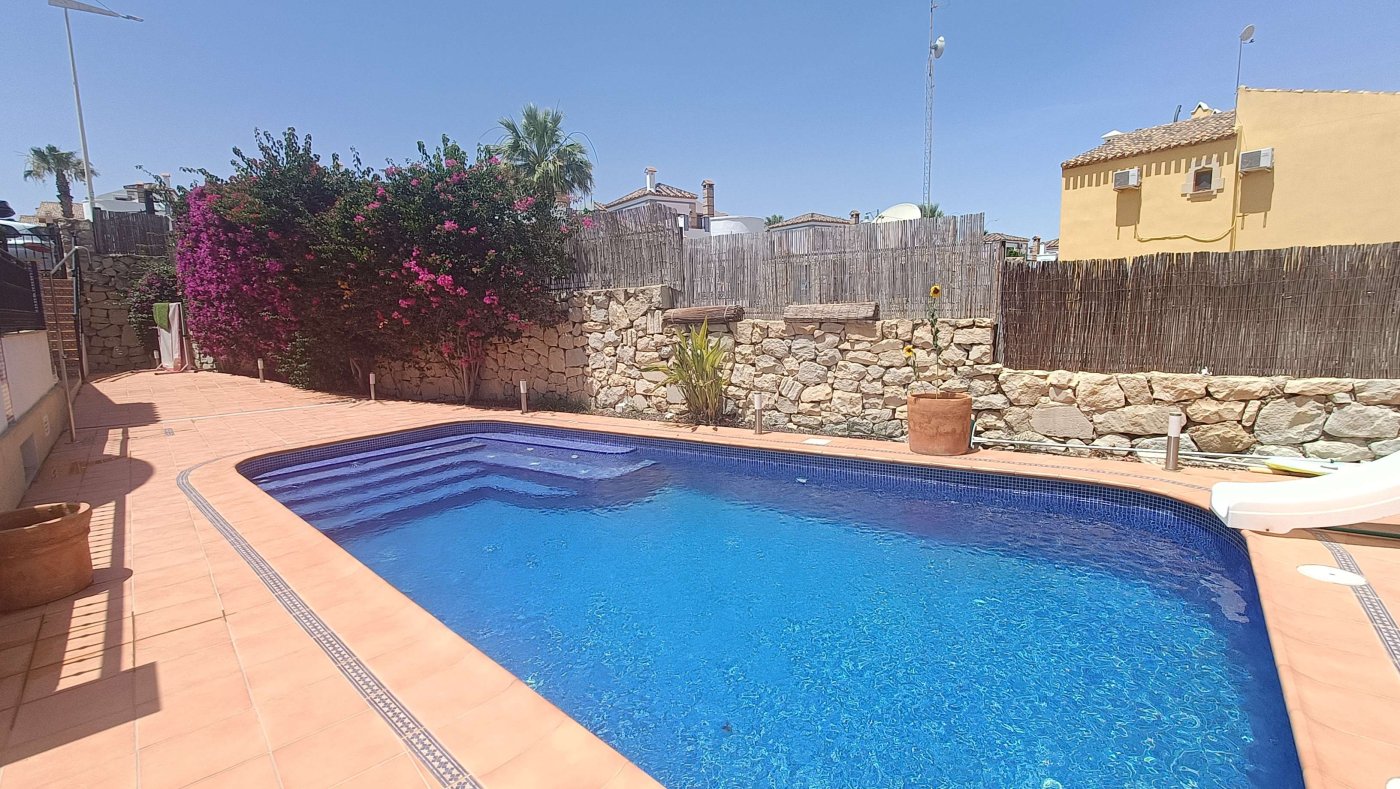 For sale - 3 Bedroom 2 Bathroom Semi Detached in Algorfa - Inland  - Alicante