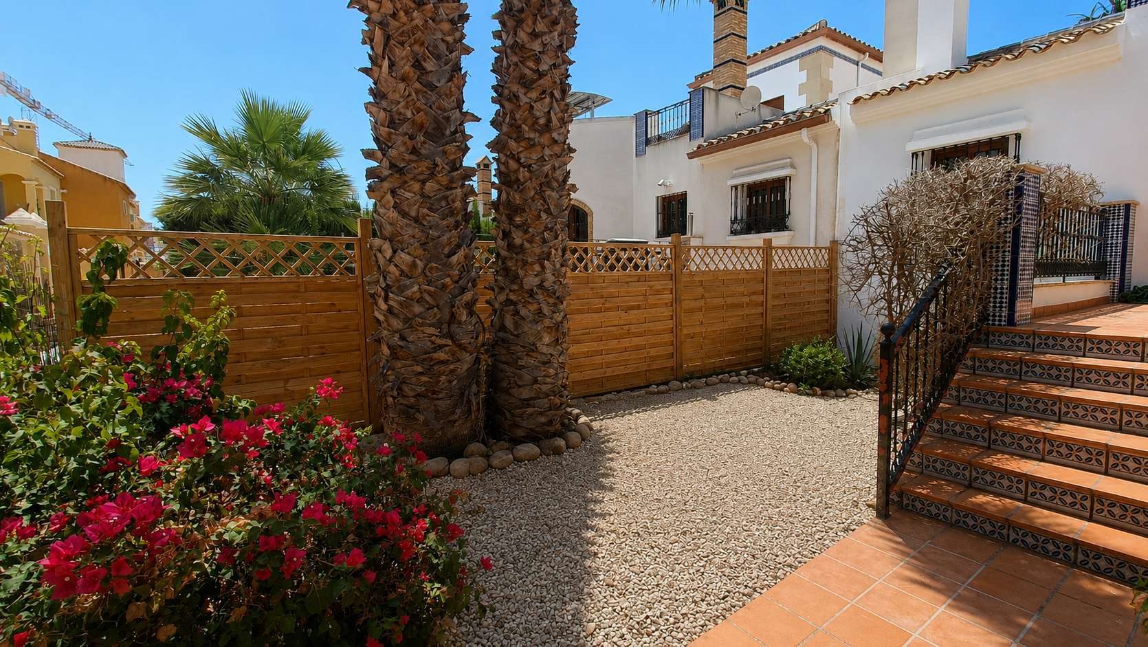 For sale - 3 Bedroom 2 Bathroom Semi Detached in Algorfa - Inland  - Alicante