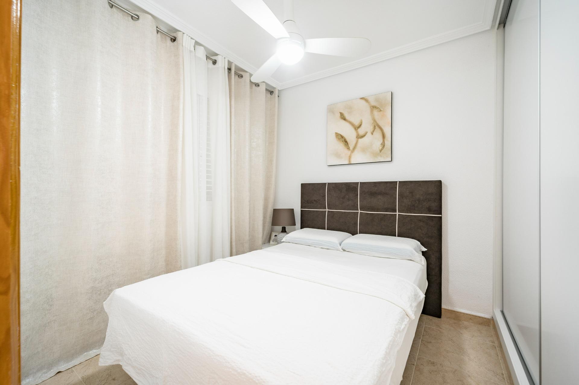For sale - 4 Bedroom 2 Bathroom Duplex in Torrevieja - Playa De Los Naufragos  - Alicante
