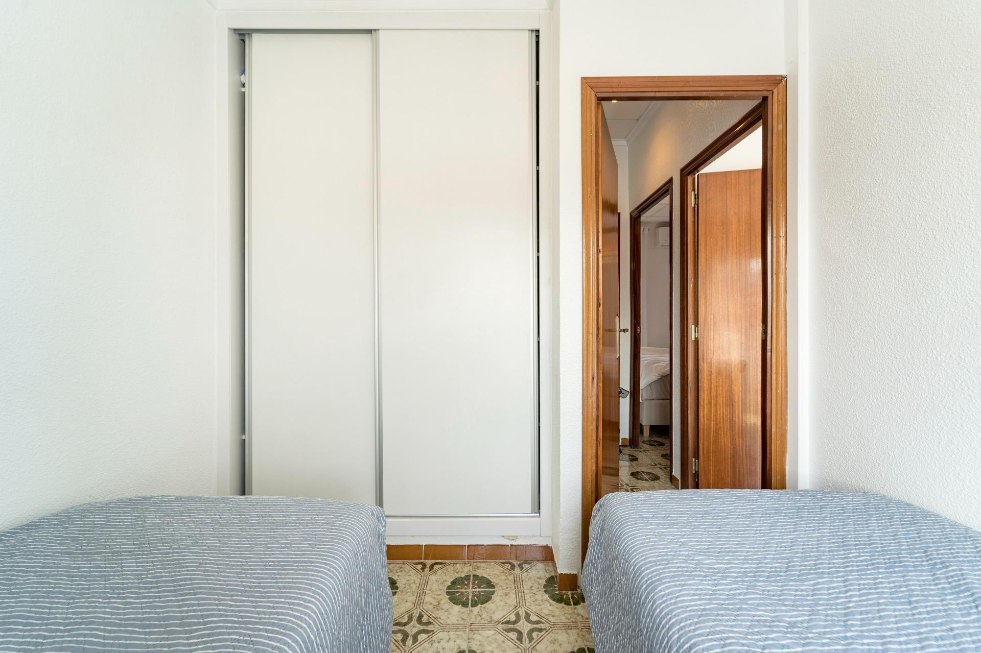 For sale - 4 Bedroom 2 Bathroom Duplex in Torrevieja - Playa De Los Naufragos  - Alicante