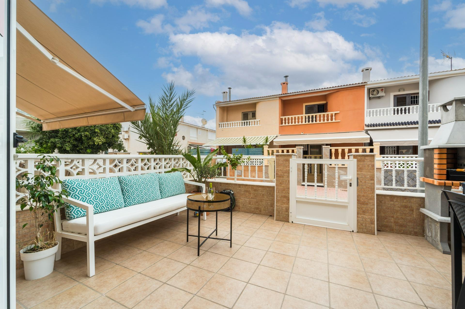 For sale - 4 Bedroom 2 Bathroom Duplex in Torrevieja - Playa De Los Naufragos  - Alicante