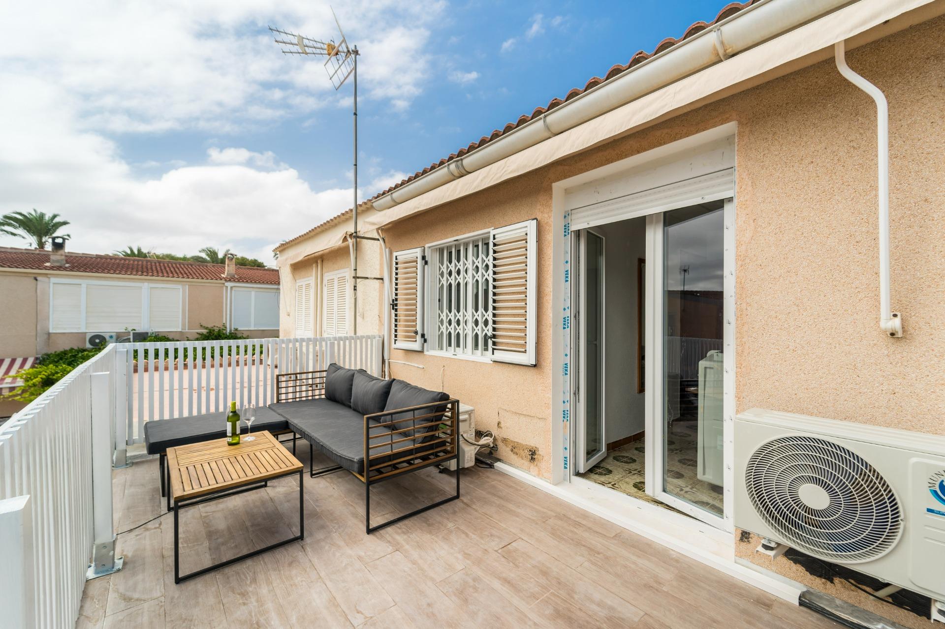 For sale - 4 Bedroom 2 Bathroom Duplex in Torrevieja - Playa De Los Naufragos  - Alicante