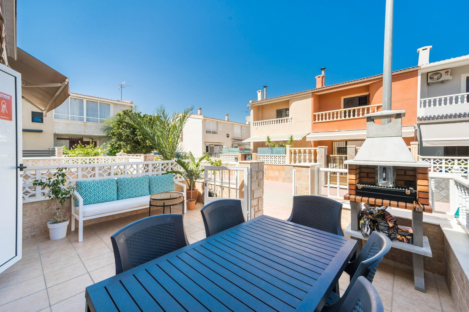 For sale - 4 Bedroom 2 Bathroom Duplex in Torrevieja - Playa De Los Naufragos  - Alicante
