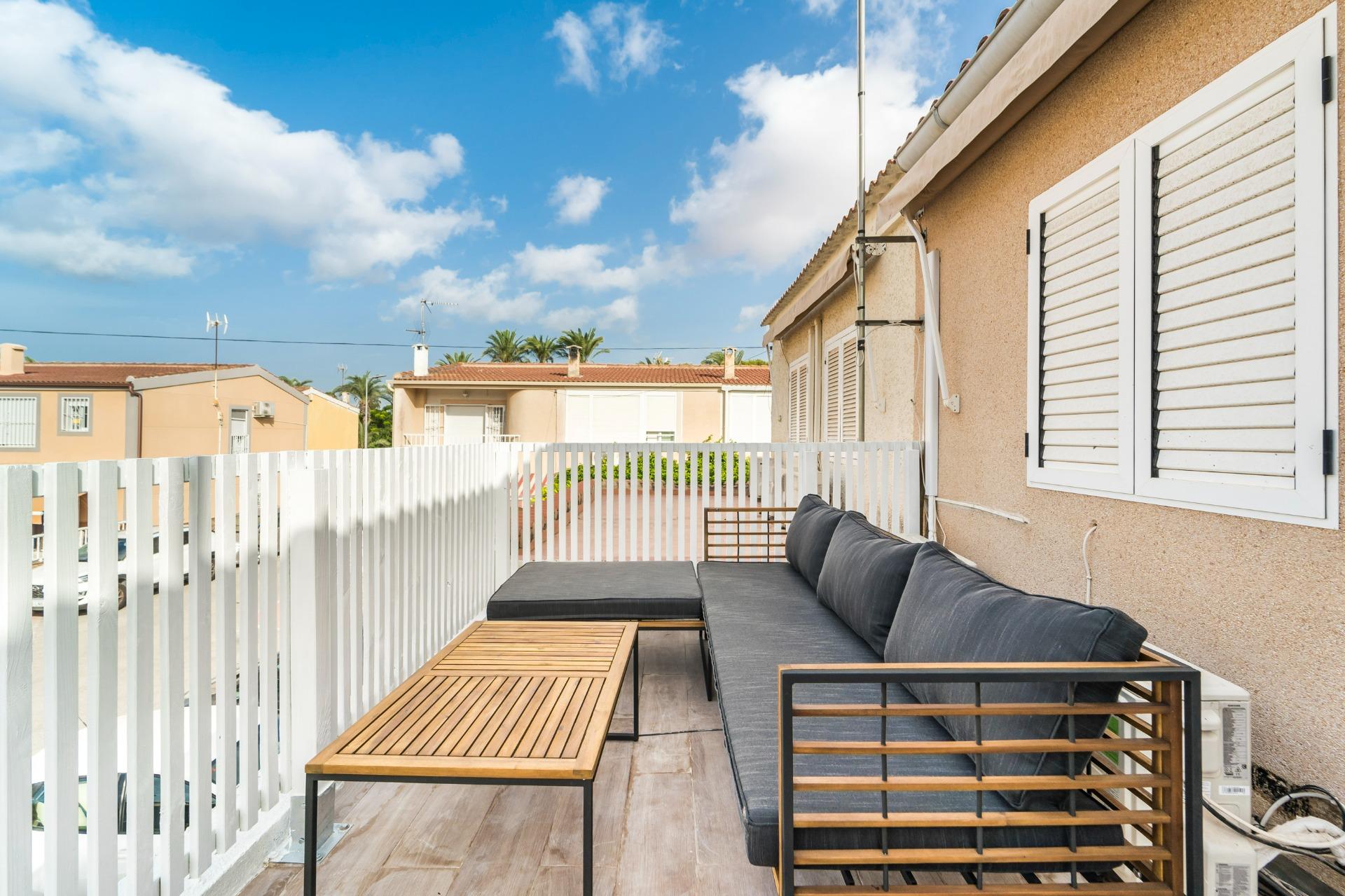 For sale - 4 Bedroom 2 Bathroom Duplex in Torrevieja - Playa De Los Naufragos  - Alicante