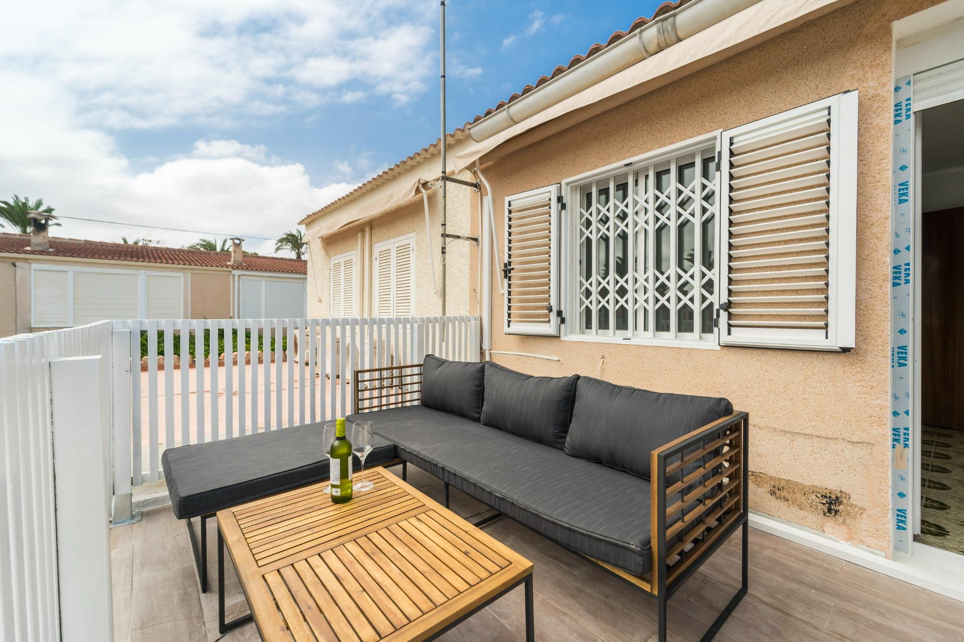 For sale - 4 Bedroom 2 Bathroom Duplex in Torrevieja - Playa De Los Naufragos  - Alicante