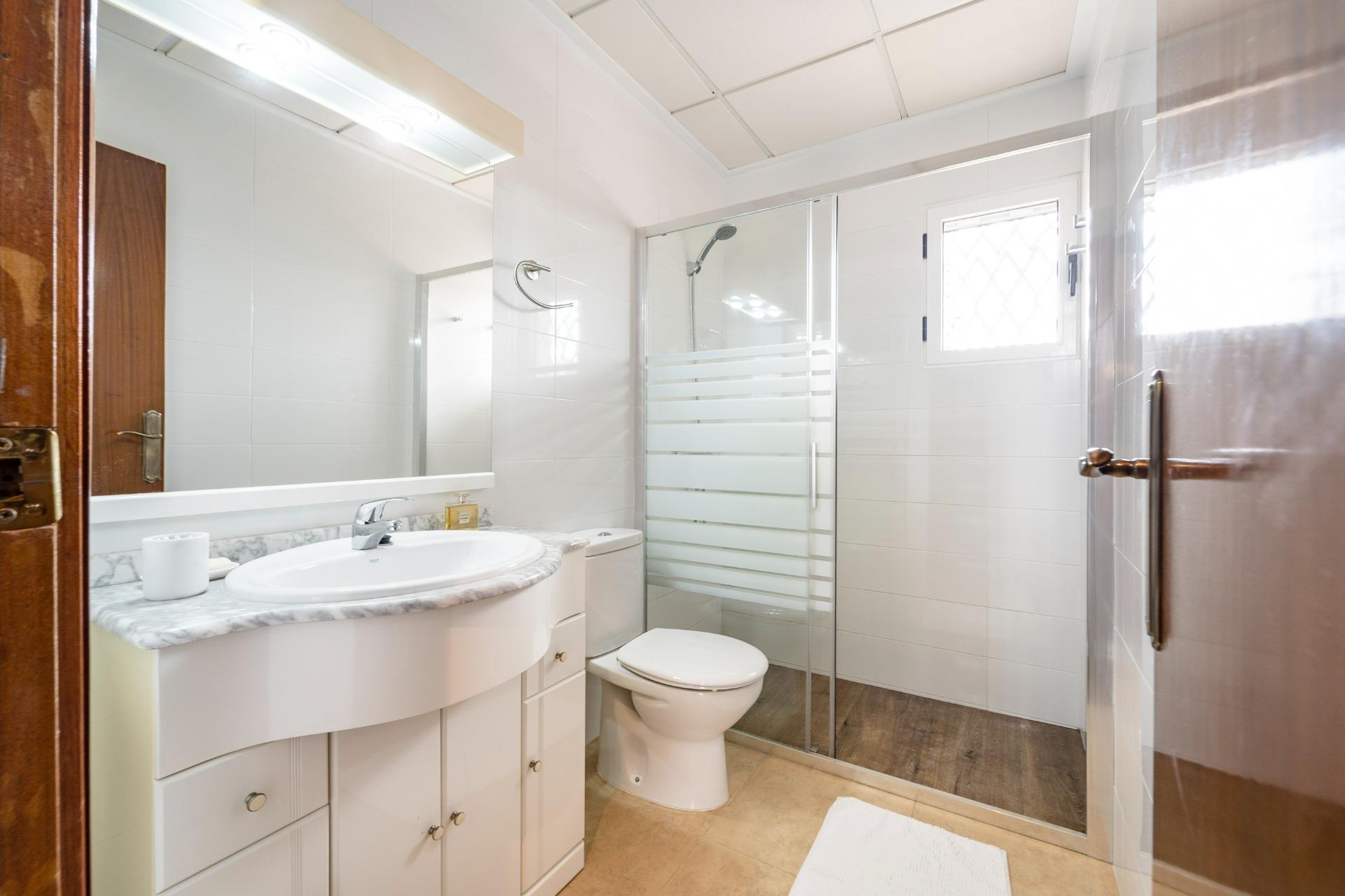 For sale - 4 Bedroom 2 Bathroom Duplex in Torrevieja - Playa De Los Naufragos  - Alicante