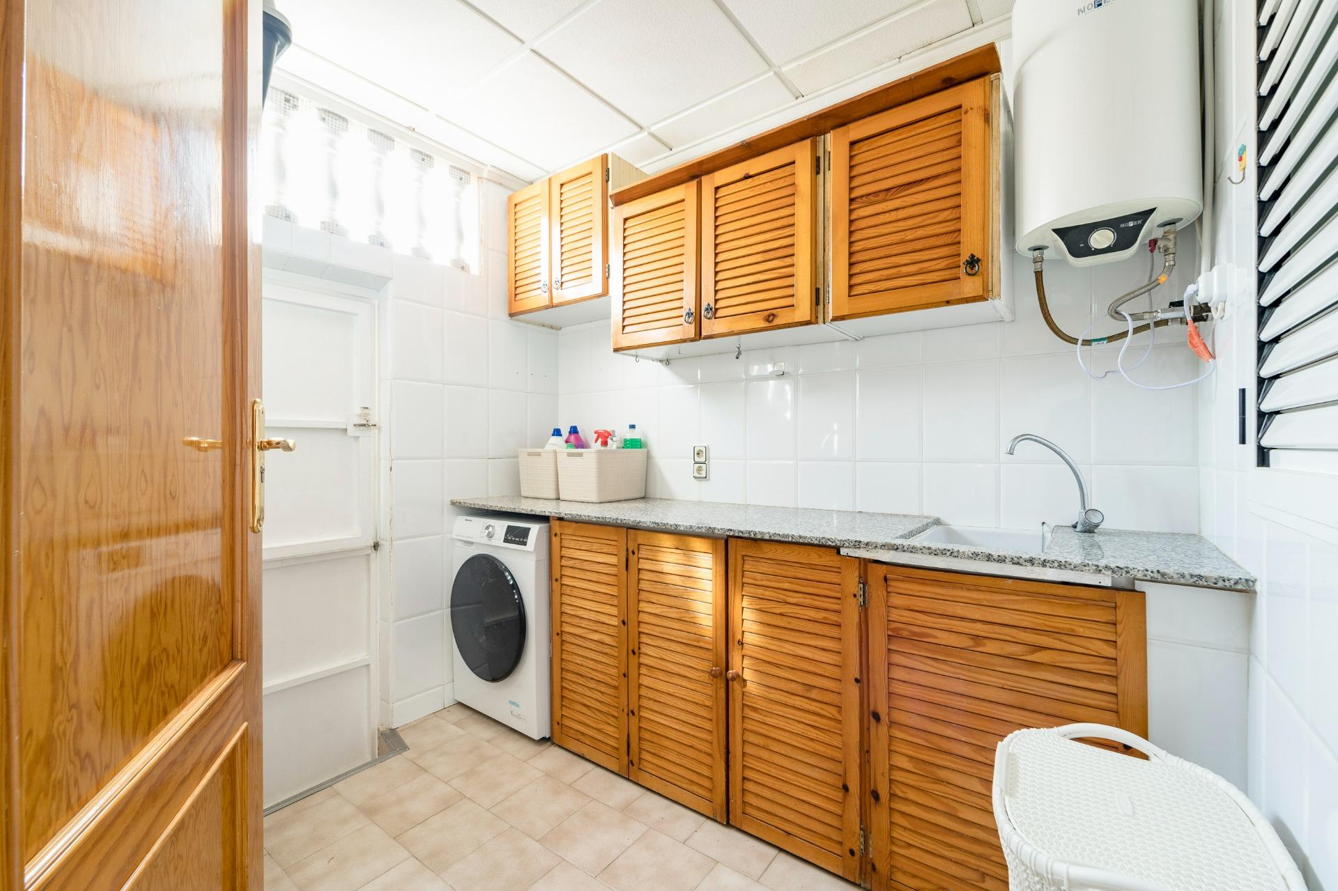 For sale - 4 Bedroom 2 Bathroom Duplex in Torrevieja - Playa De Los Naufragos  - Alicante