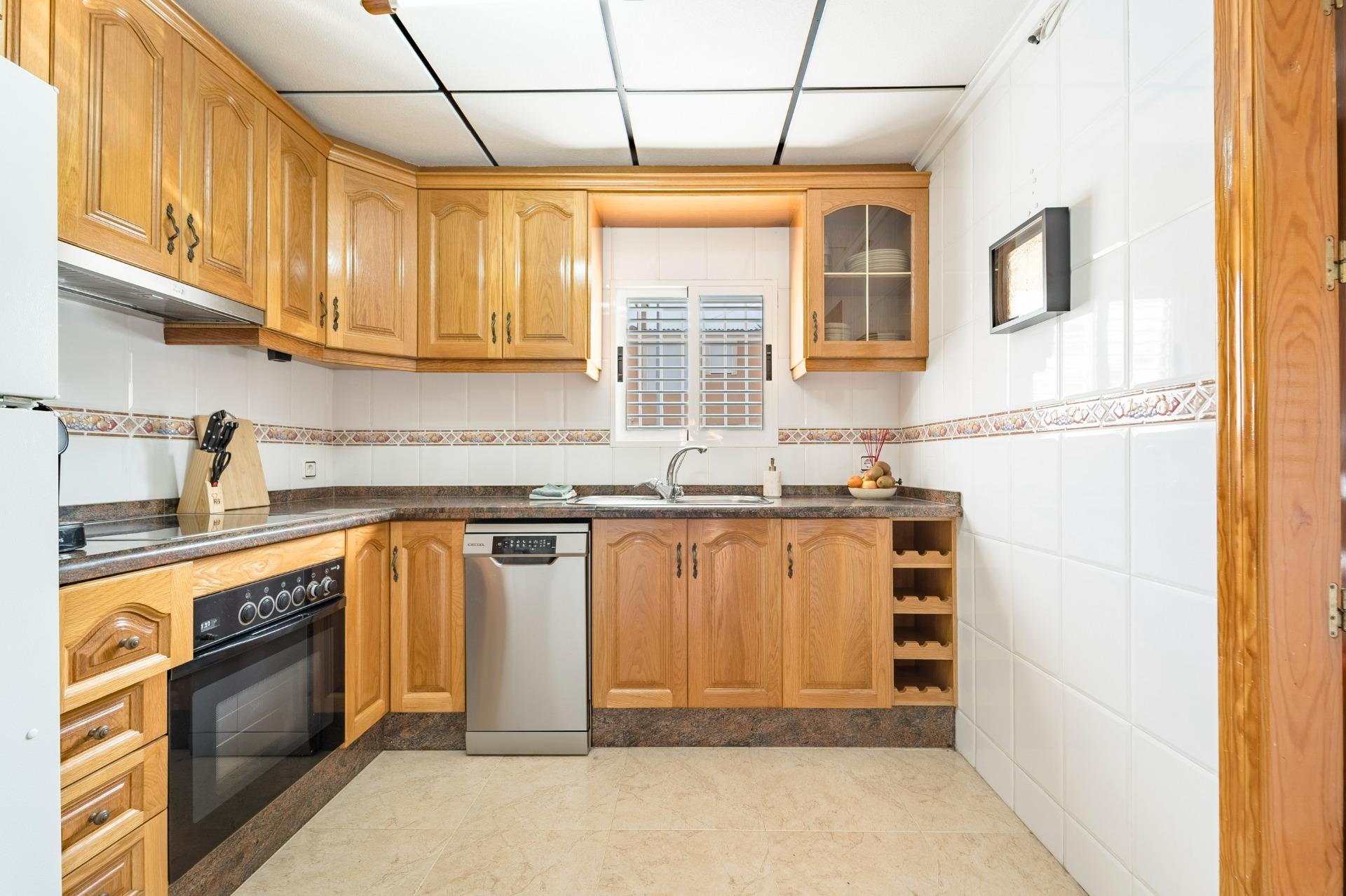 For sale - 4 Bedroom 2 Bathroom Duplex in Torrevieja - Playa De Los Naufragos  - Alicante