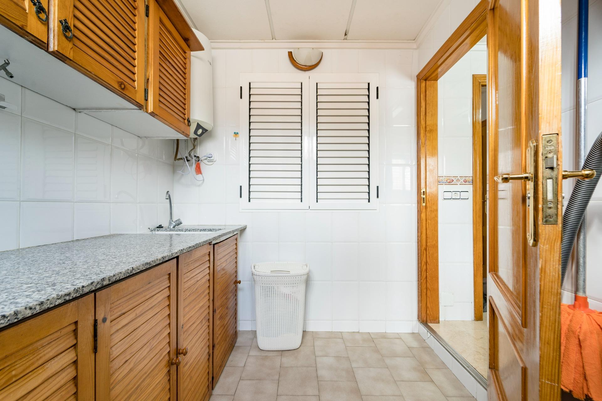 For sale - 4 Bedroom 2 Bathroom Duplex in Torrevieja - Playa De Los Naufragos  - Alicante