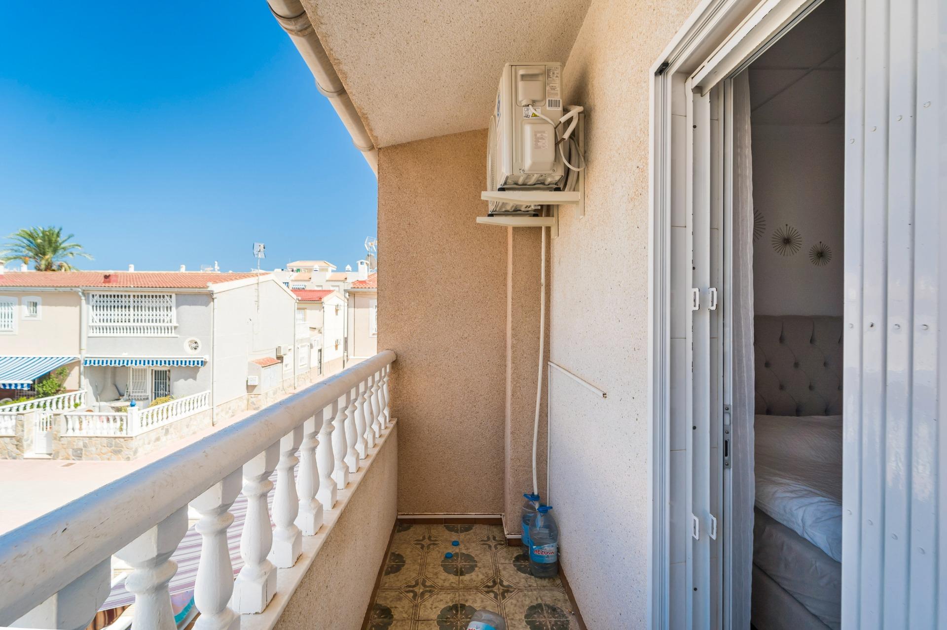 For sale - 4 Bedroom 2 Bathroom Duplex in Torrevieja - Playa De Los Naufragos  - Alicante