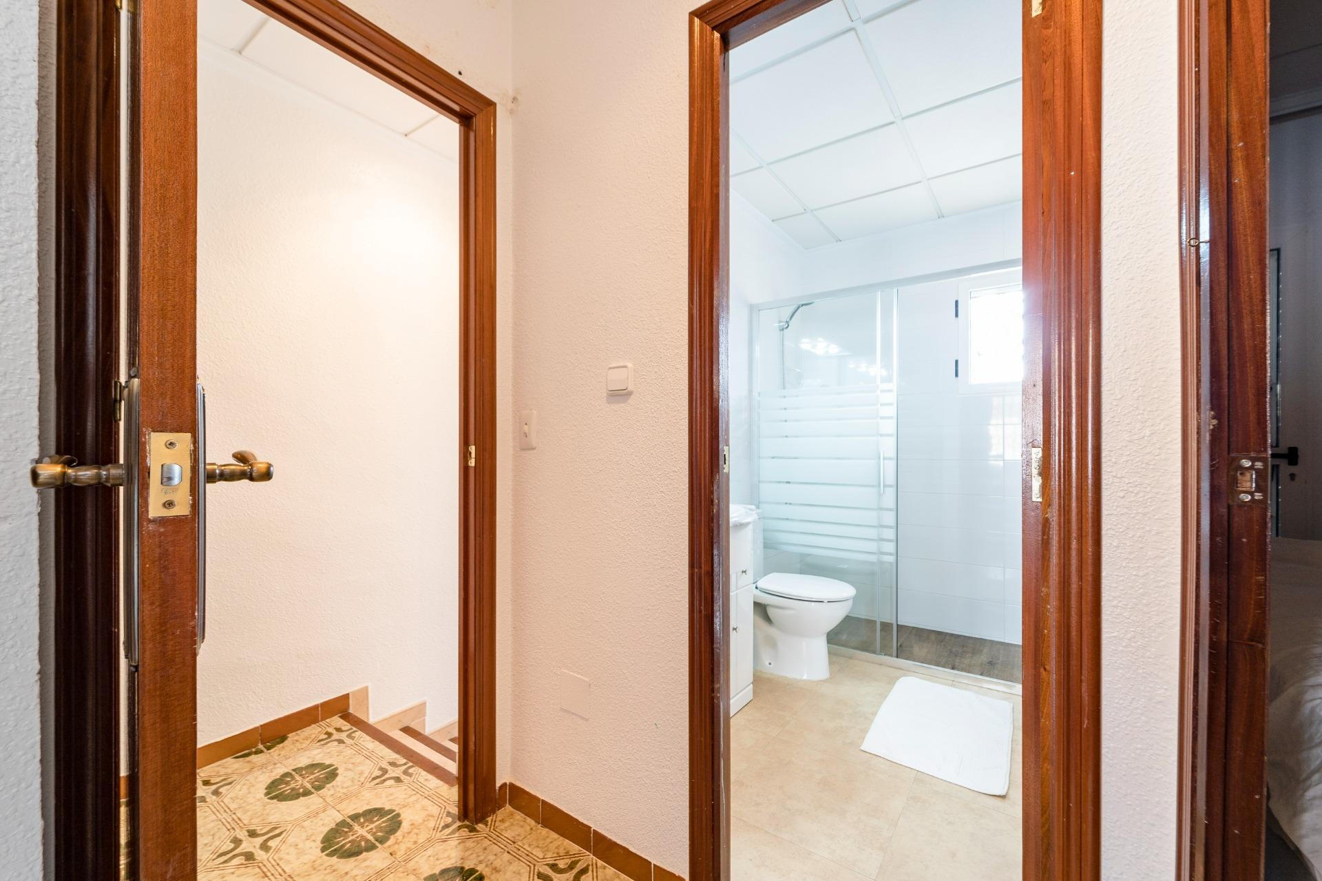 For sale - 4 Bedroom 2 Bathroom Duplex in Torrevieja - Playa De Los Naufragos  - Alicante