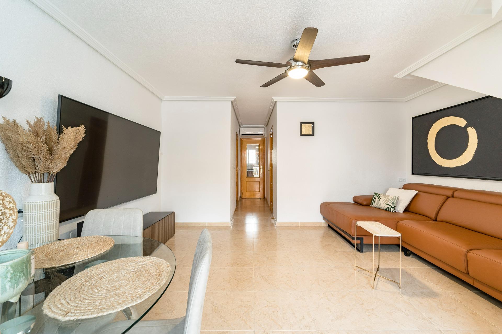 For sale - 4 Bedroom 2 Bathroom Duplex in Torrevieja - Playa De Los Naufragos  - Alicante