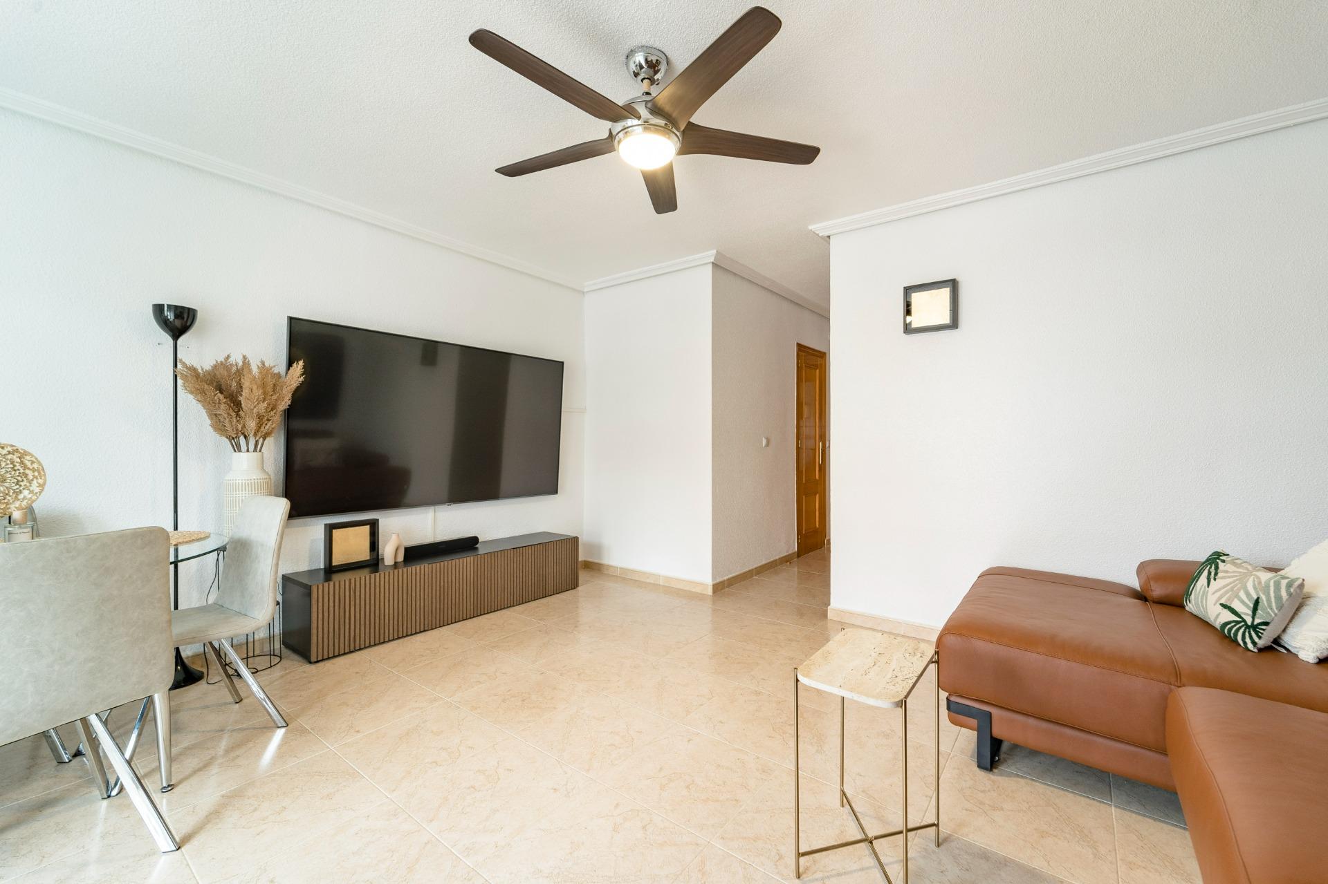 For sale - 4 Bedroom 2 Bathroom Duplex in Torrevieja - Playa De Los Naufragos  - Alicante