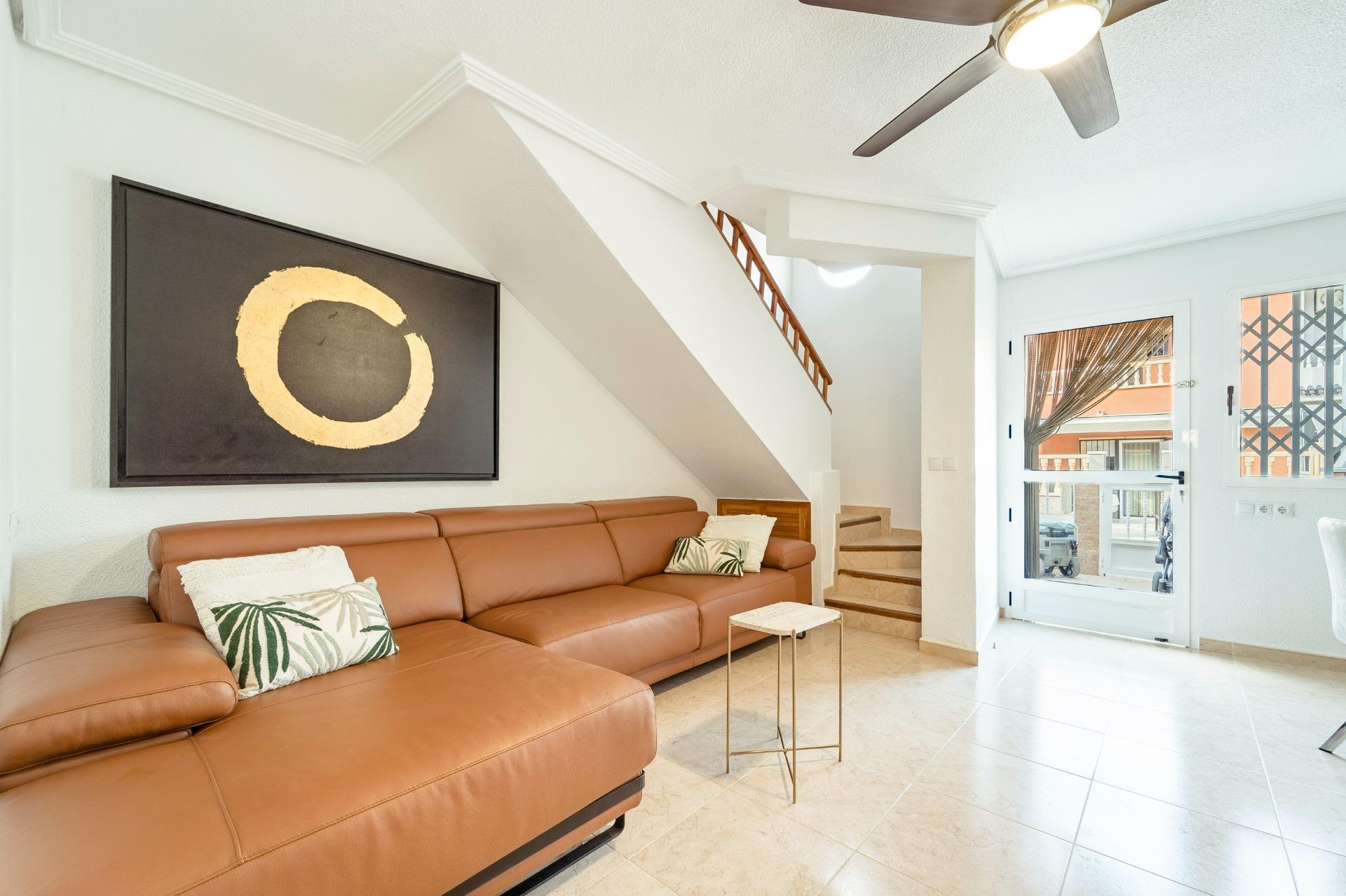 For sale - 4 Bedroom 2 Bathroom Duplex in Torrevieja - Playa De Los Naufragos  - Alicante