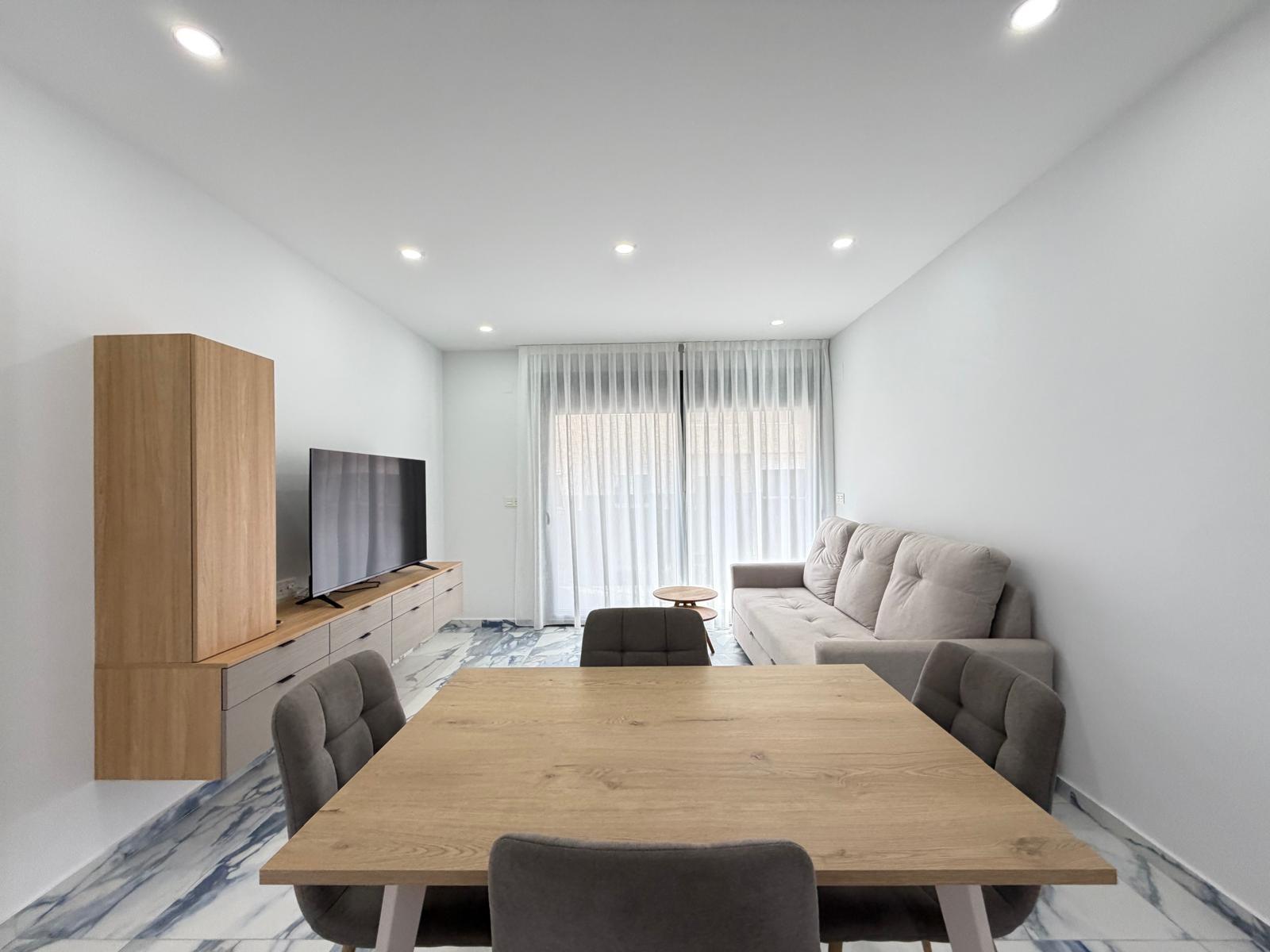 For sale - 3 Bedroom 2 Bathroom Apartment in Torrevieja - Estacion De Autobuses  - Alicante