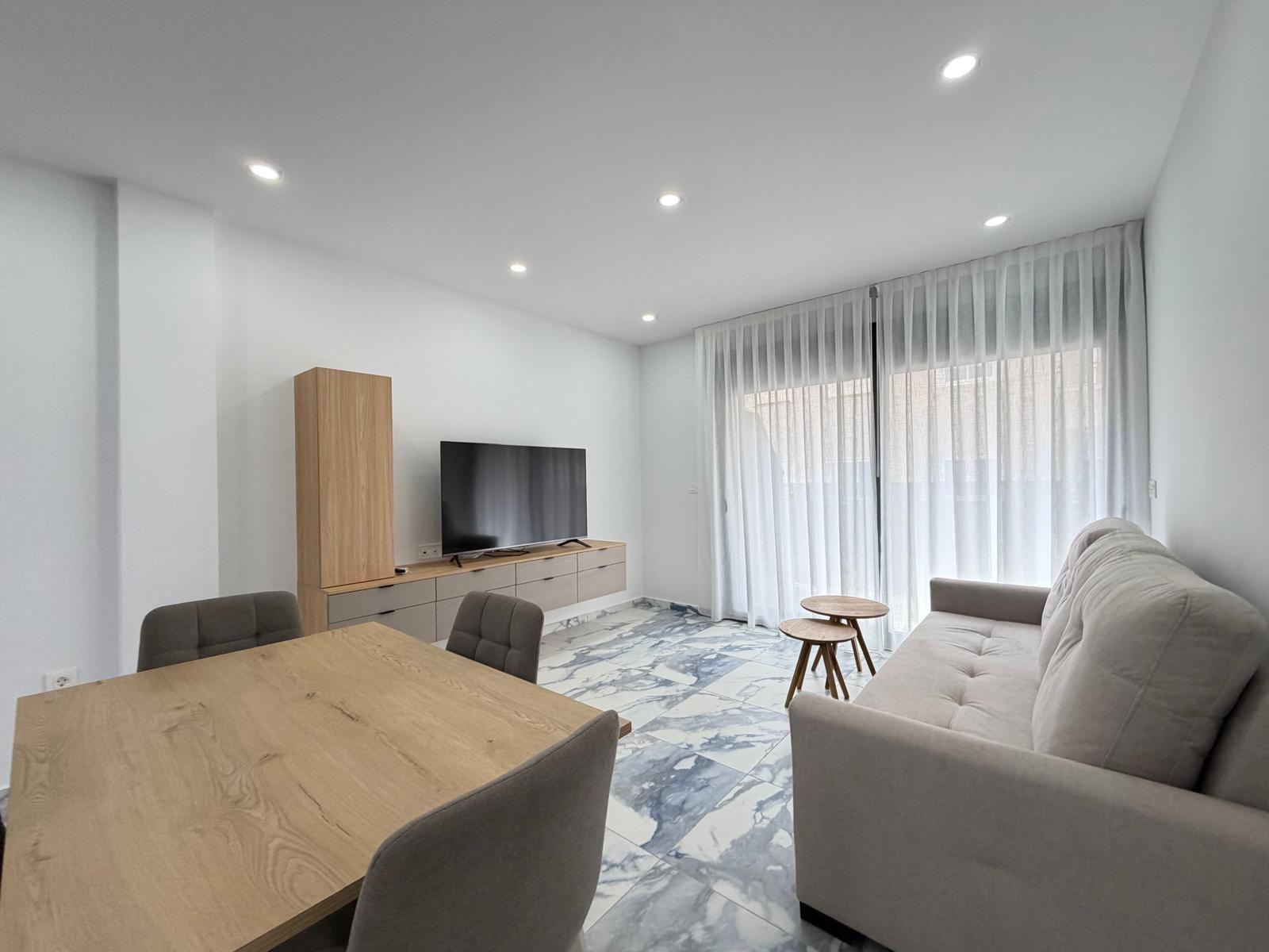 For sale - 3 Bedroom 2 Bathroom Apartment in Torrevieja - Estacion De Autobuses  - Alicante