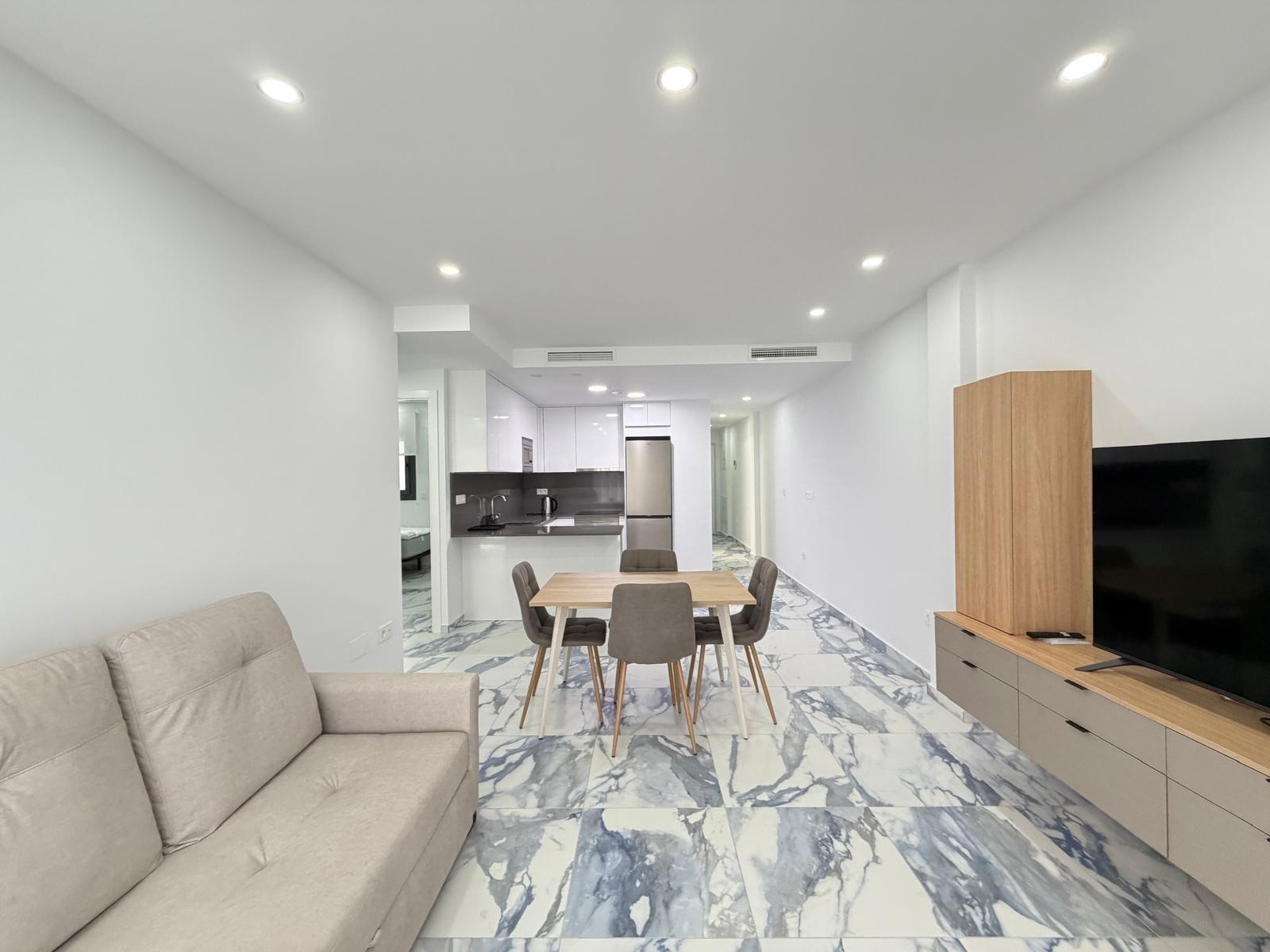 For sale - 3 Bedroom 2 Bathroom Apartment in Torrevieja - Estacion De Autobuses  - Alicante